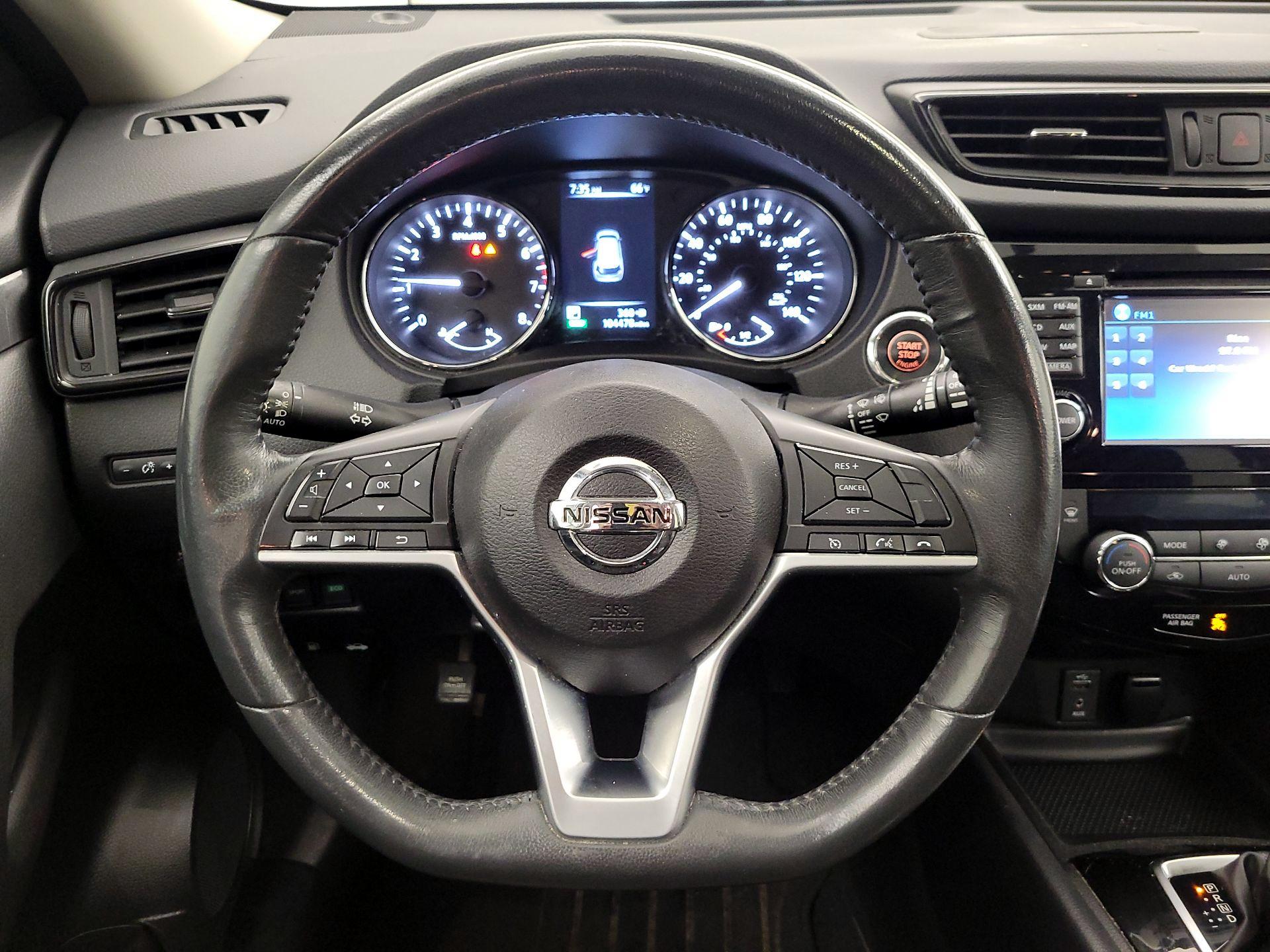 Thumbnail: 2017 Nissan Rogue - 10