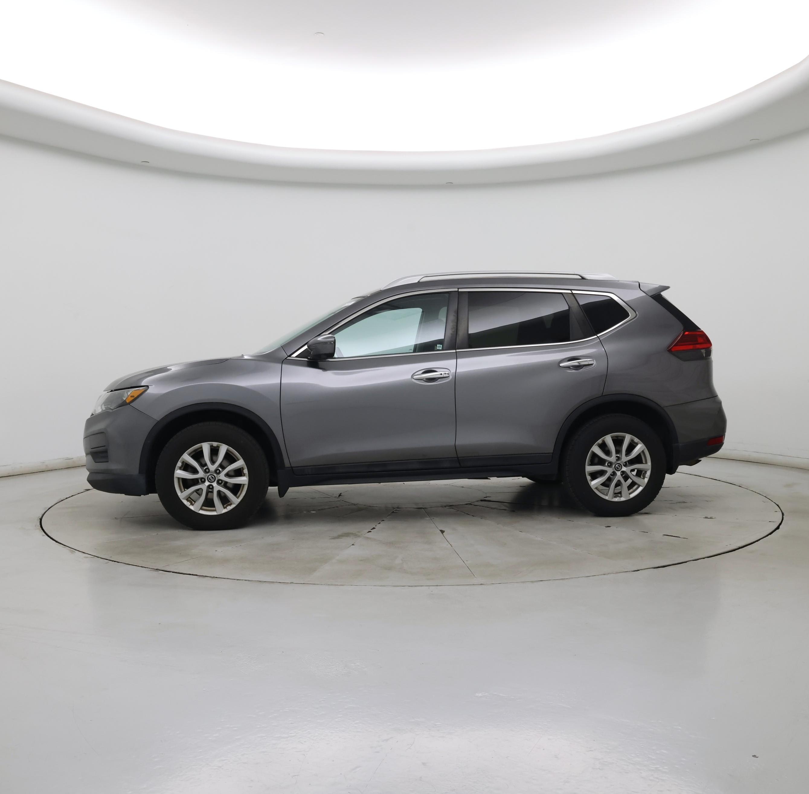 Thumbnail: 2017 Nissan Rogue - 3