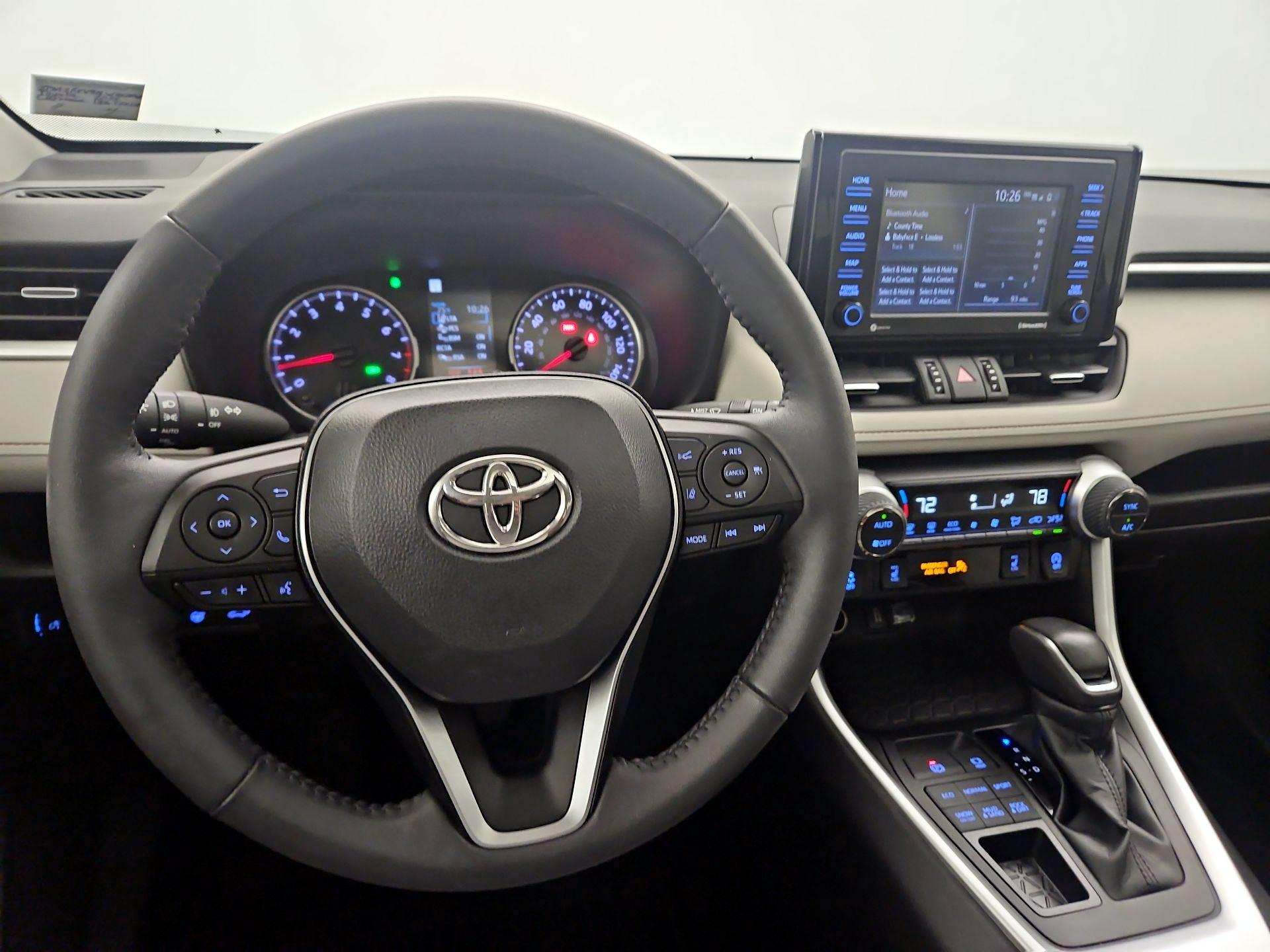 Thumbnail: 2022 Toyota RAV4 - 10