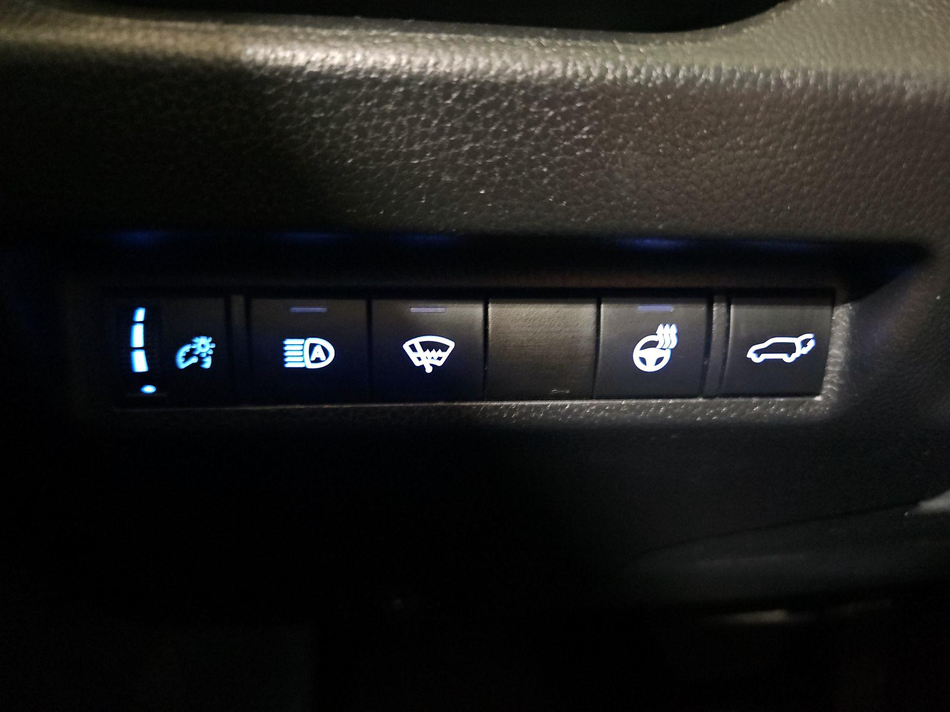 Thumbnail: 2022 Toyota RAV4 - 13