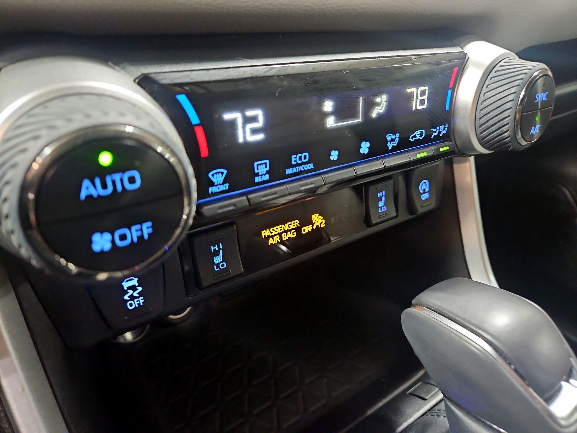 Thumbnail: 2022 Toyota RAV4 - 16