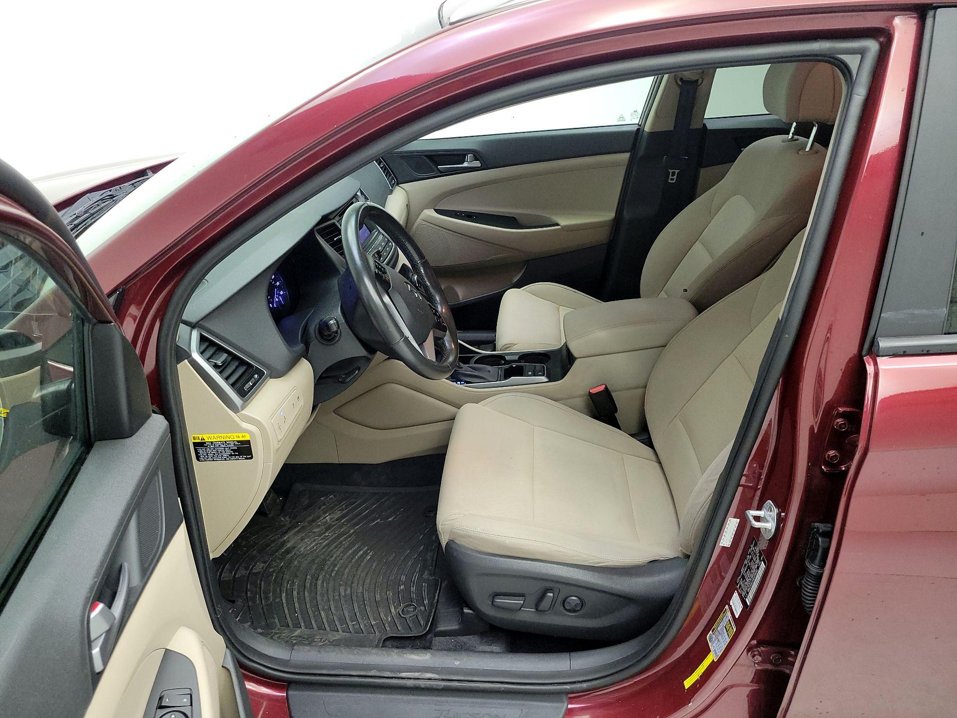Thumbnail: 2016 Hyundai Tucson - 11