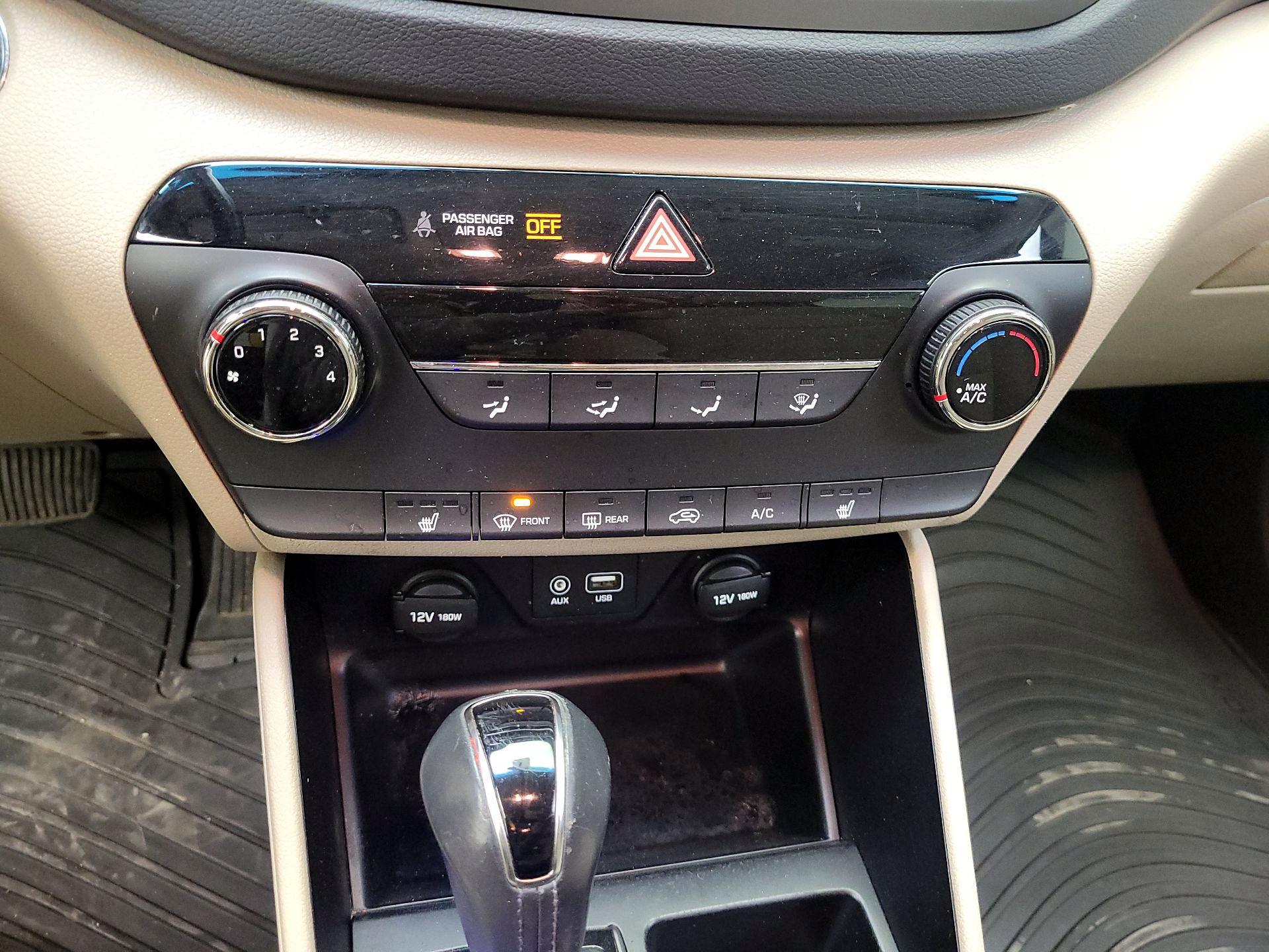 Thumbnail: 2016 Hyundai Tucson - 16