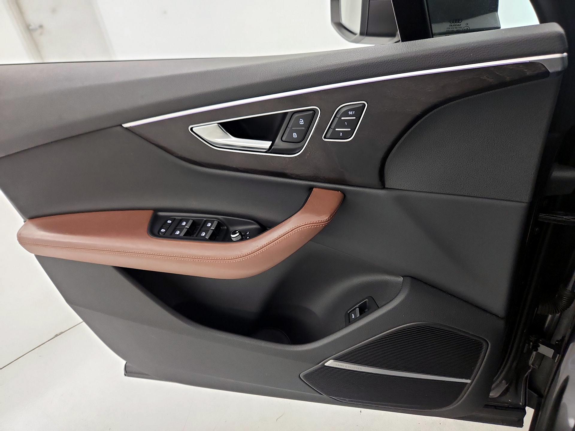 Thumbnail: 2021 Audi Q7 - 12