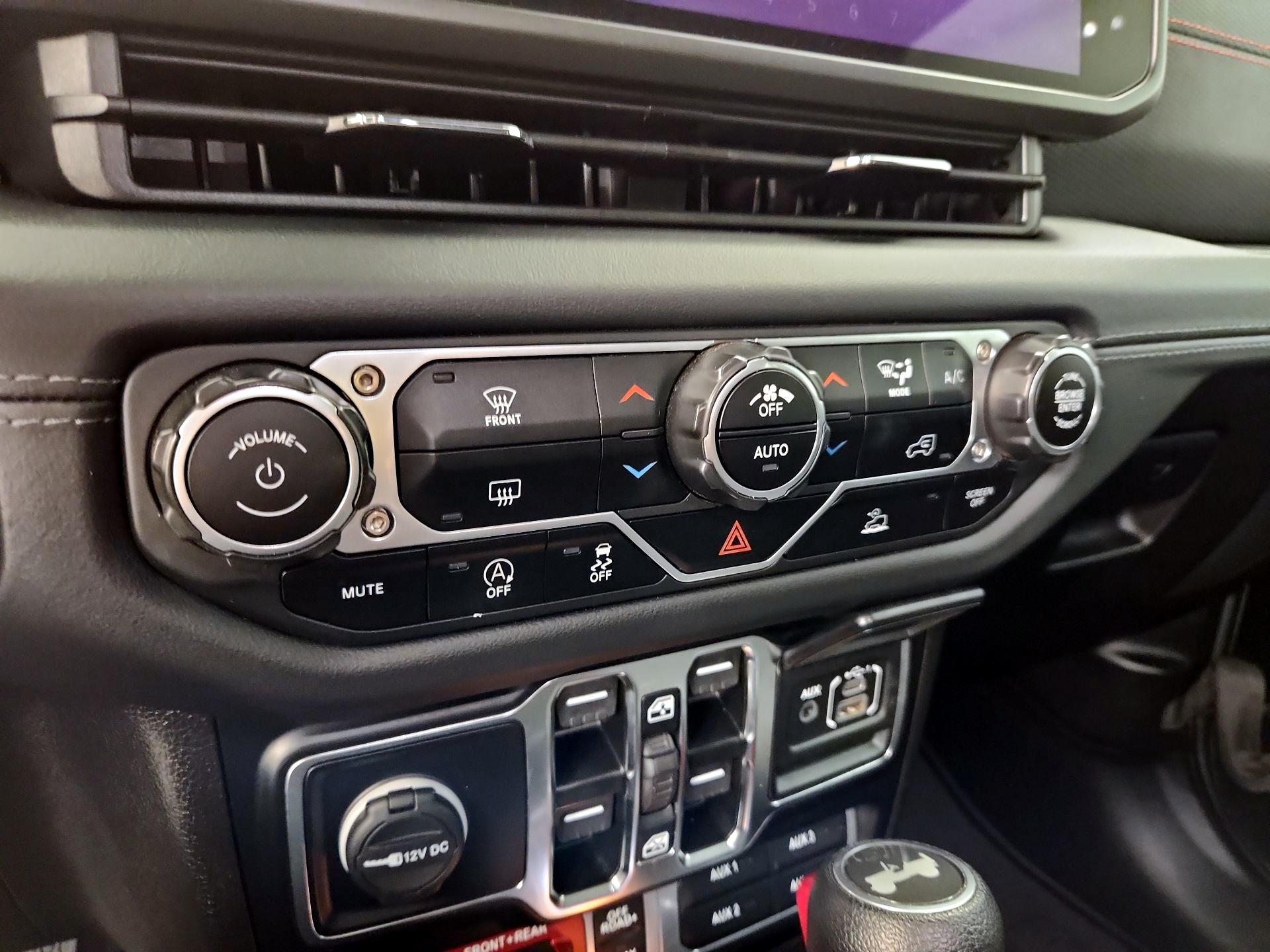 Thumbnail: 2024 Jeep Wrangler - 14