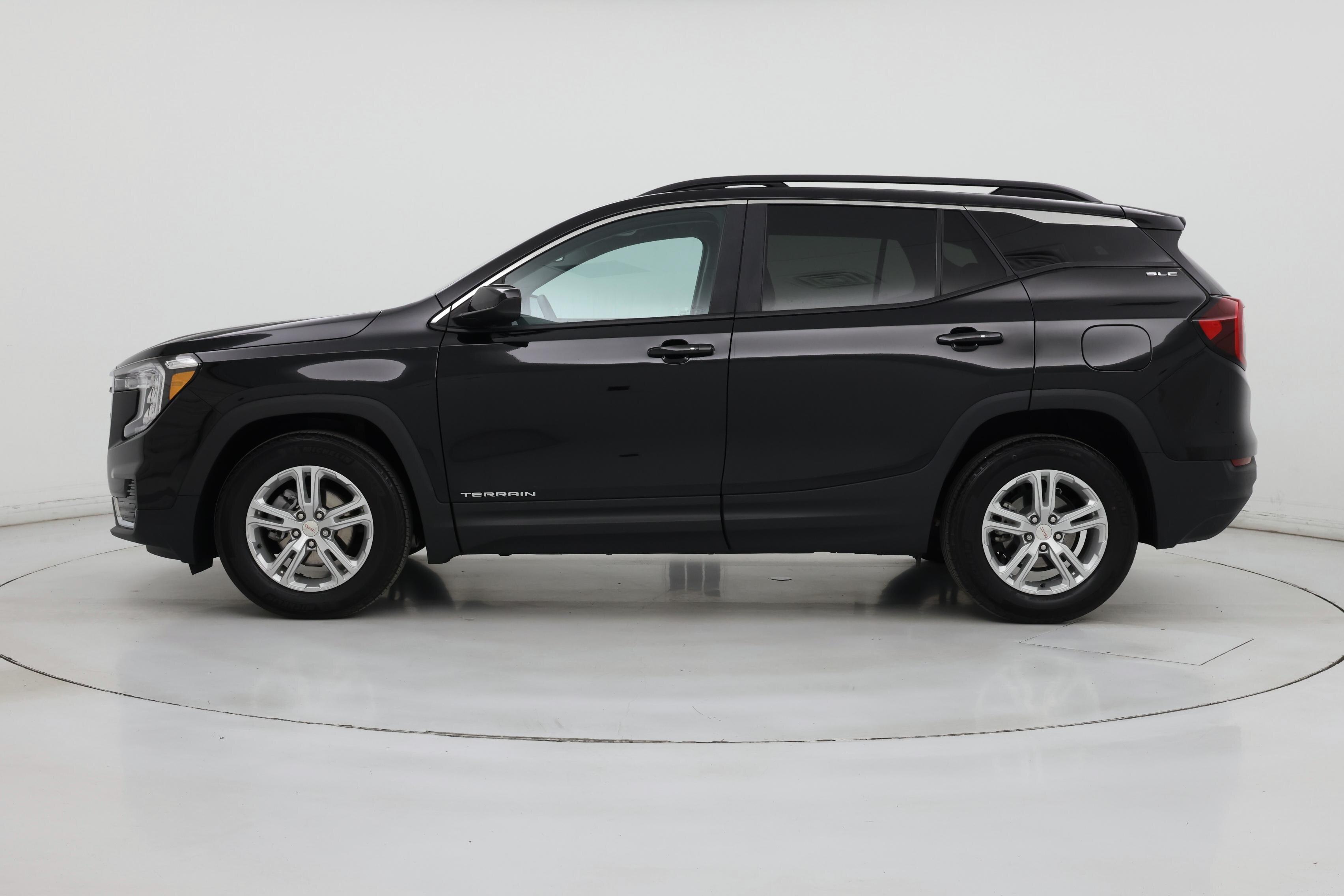 Thumbnail: 2022 GMC Terrain - 3