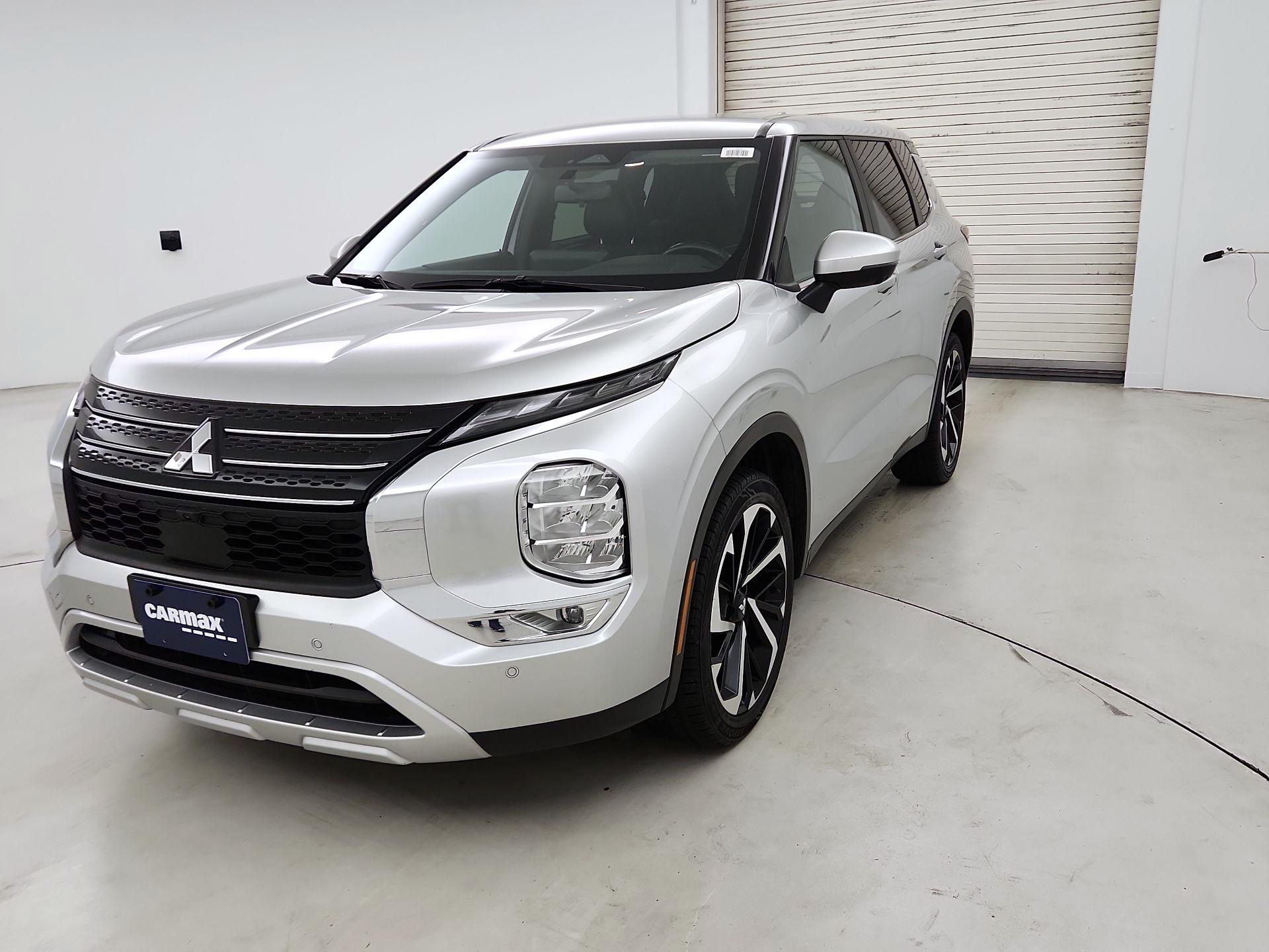 Thumbnail: 2024 Mitsubishi Outlander - 3