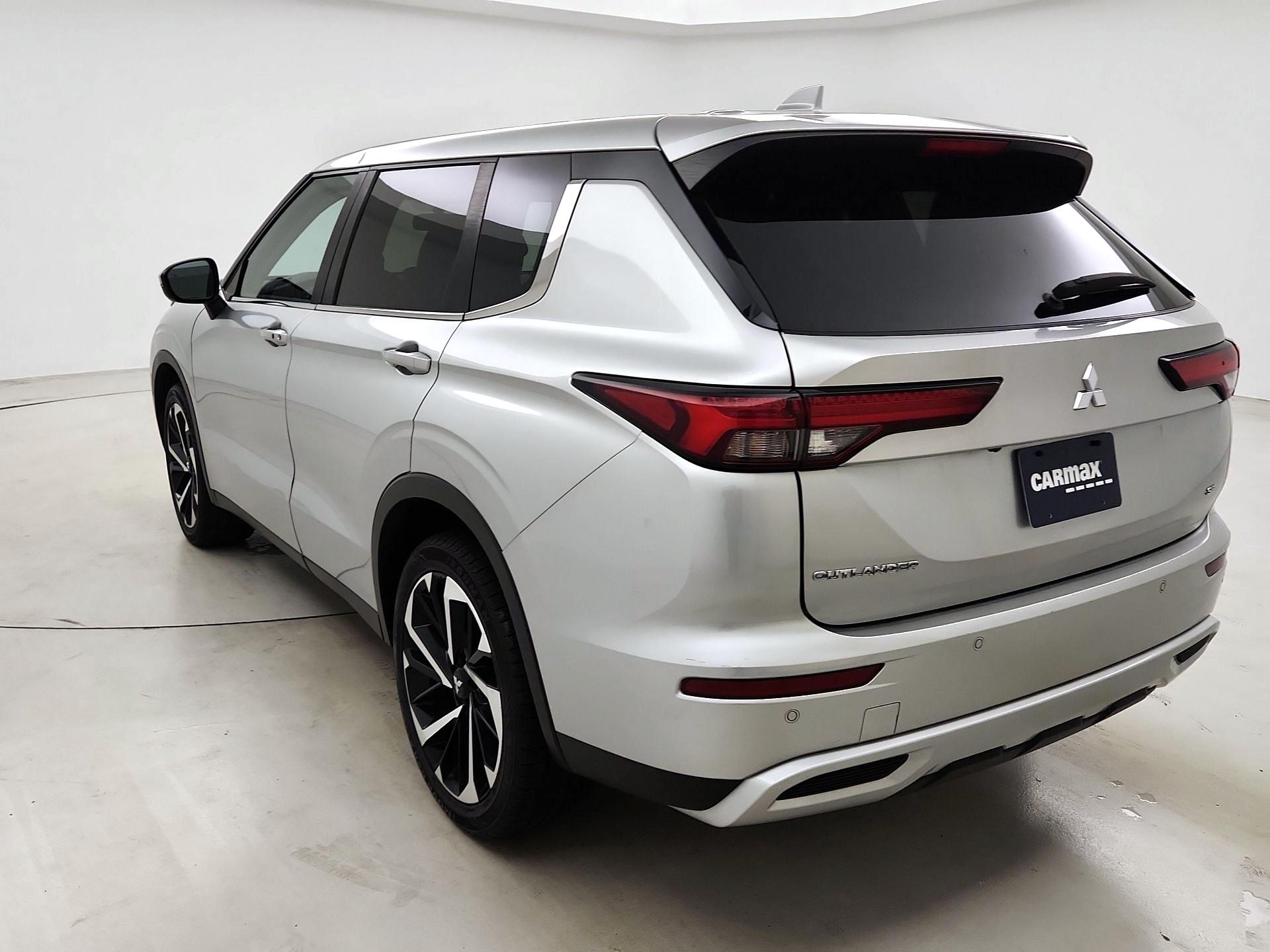 Thumbnail: 2024 Mitsubishi Outlander - 7