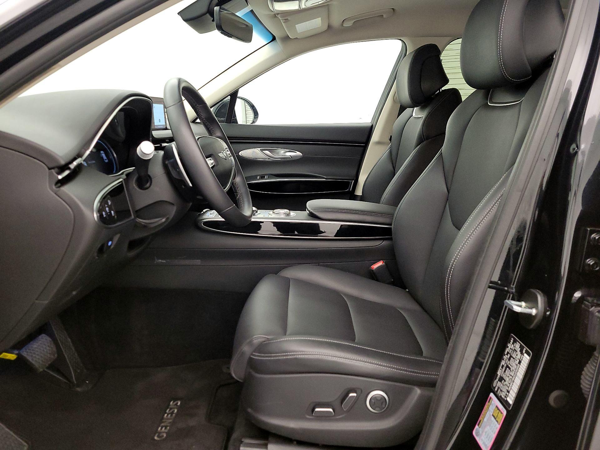 Thumbnail: 2025 Genesis GV70 - 11