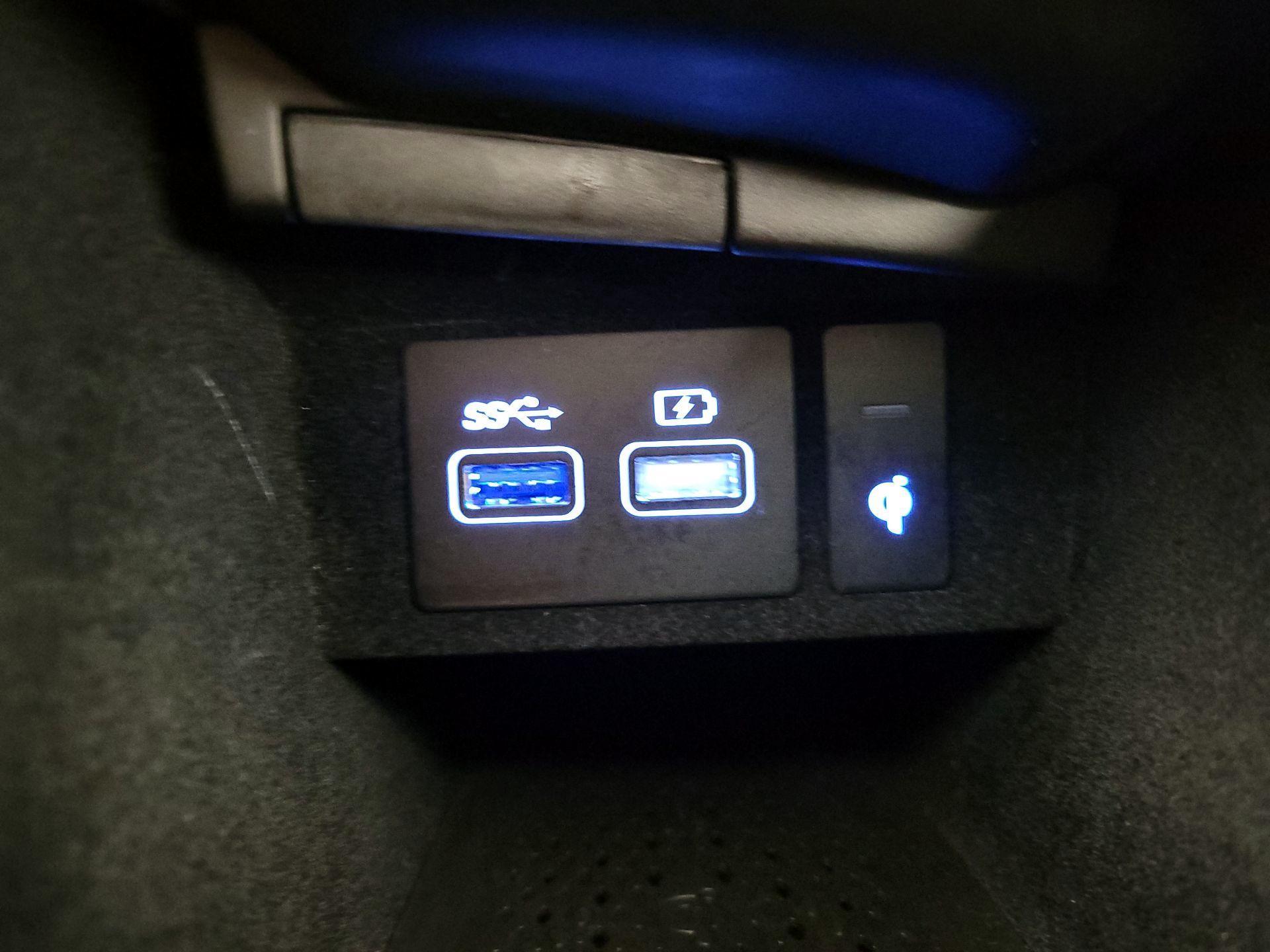 Thumbnail: 2025 Genesis GV70 - 19