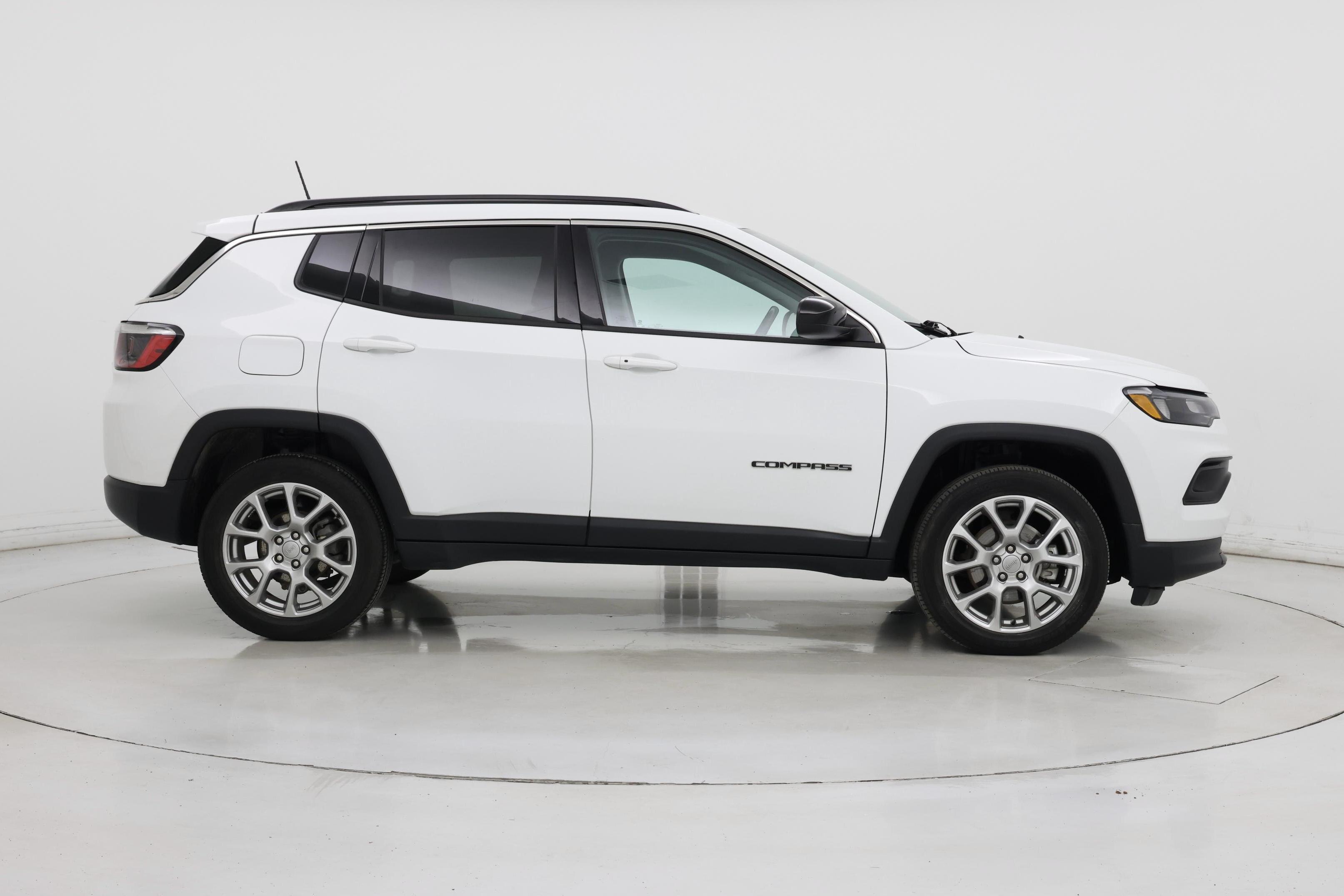 Thumbnail: 2022 Jeep Compass - 7