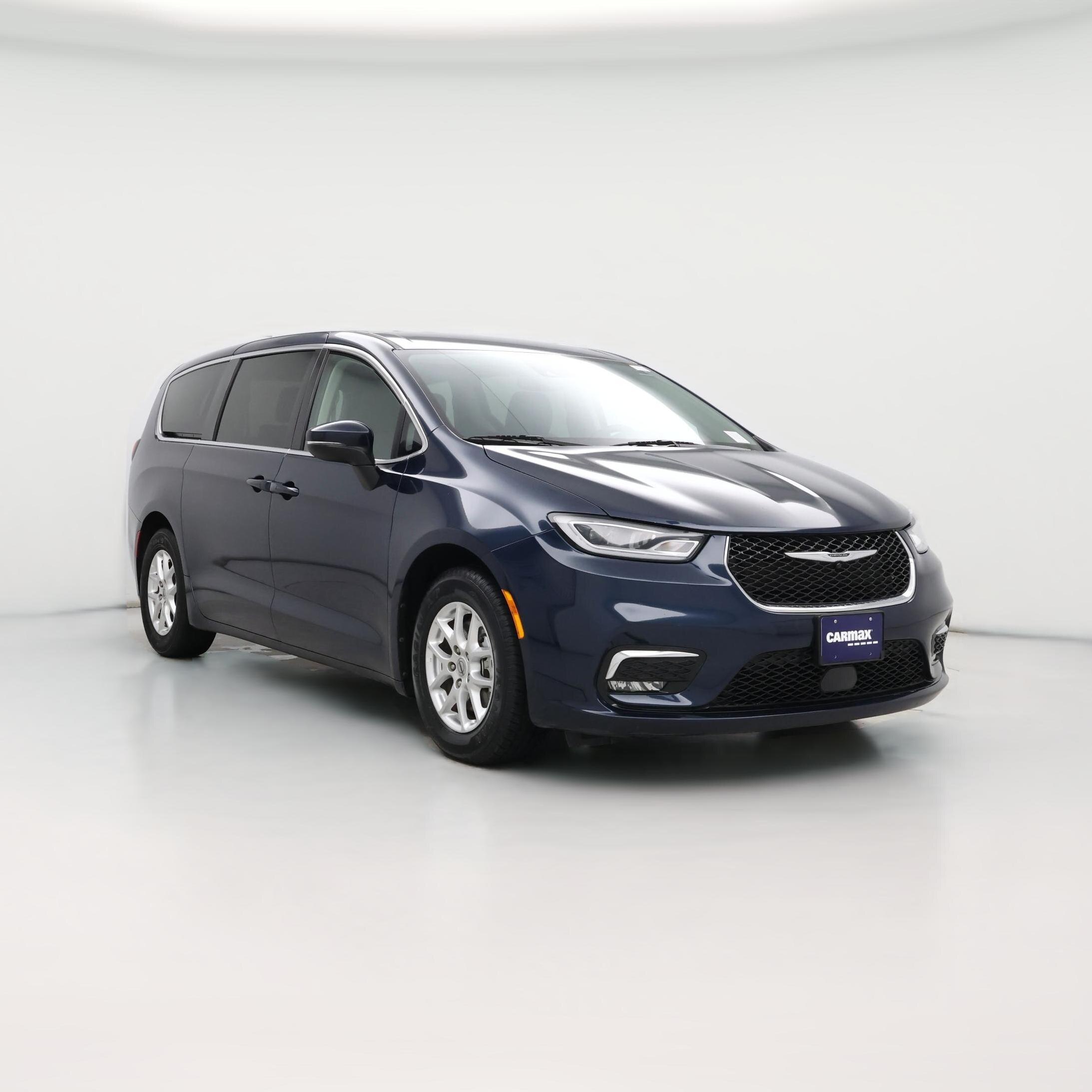 Thumbnail: 2023 Chrysler Pacifica - 1