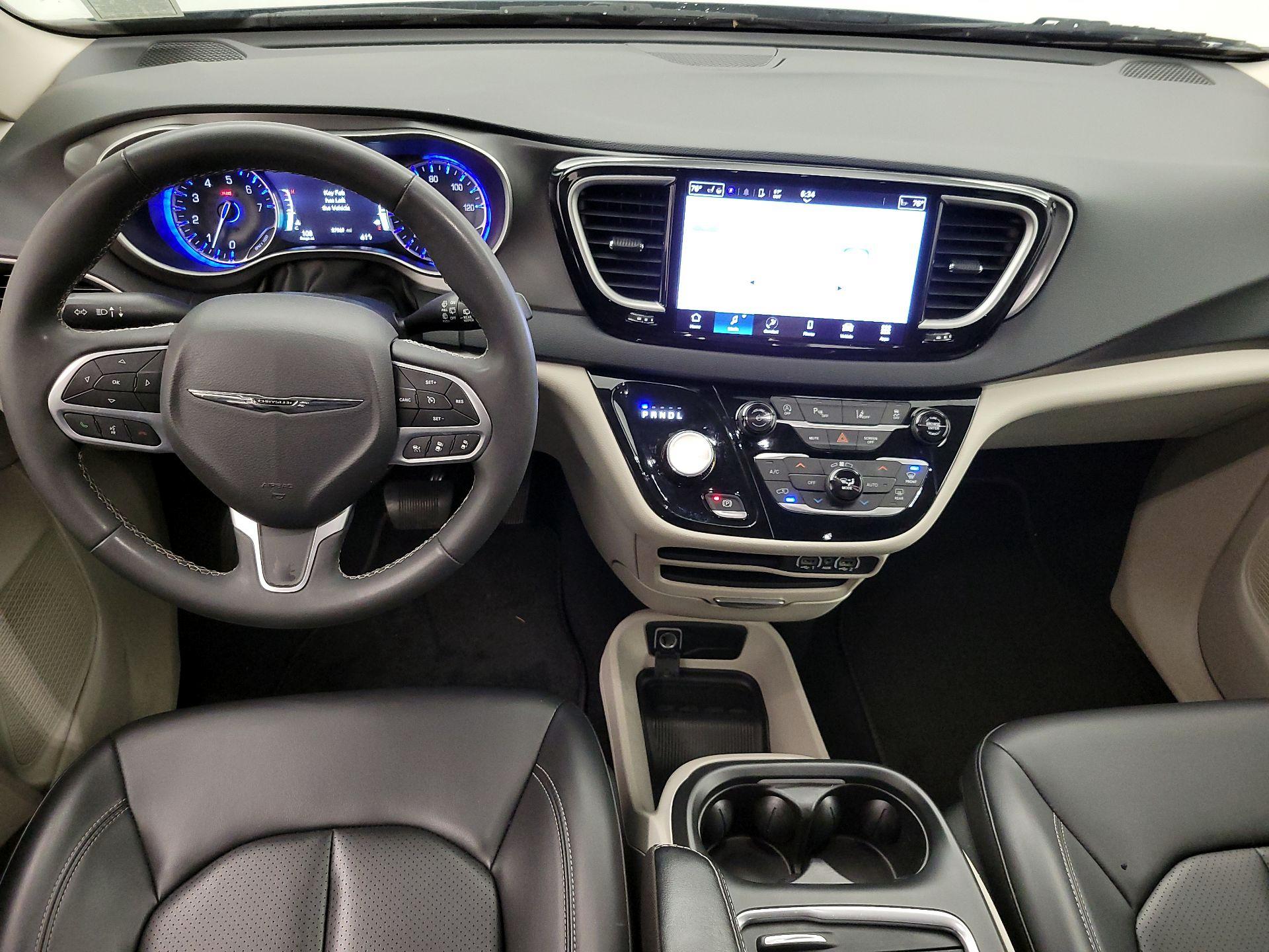 Thumbnail: 2023 Chrysler Pacifica - 9