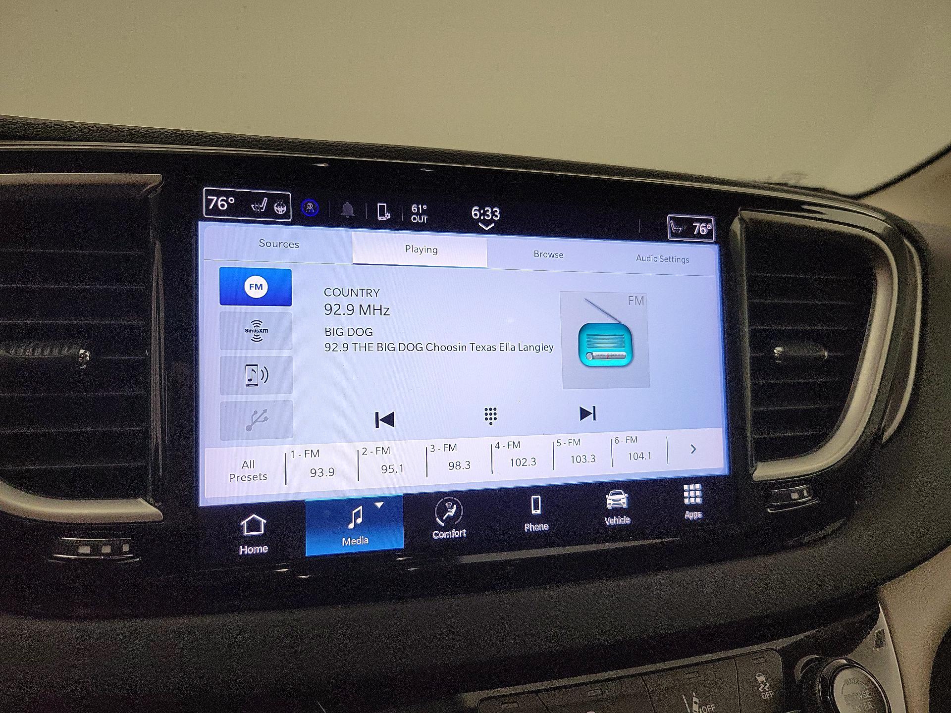 Thumbnail: 2023 Chrysler Pacifica - 15