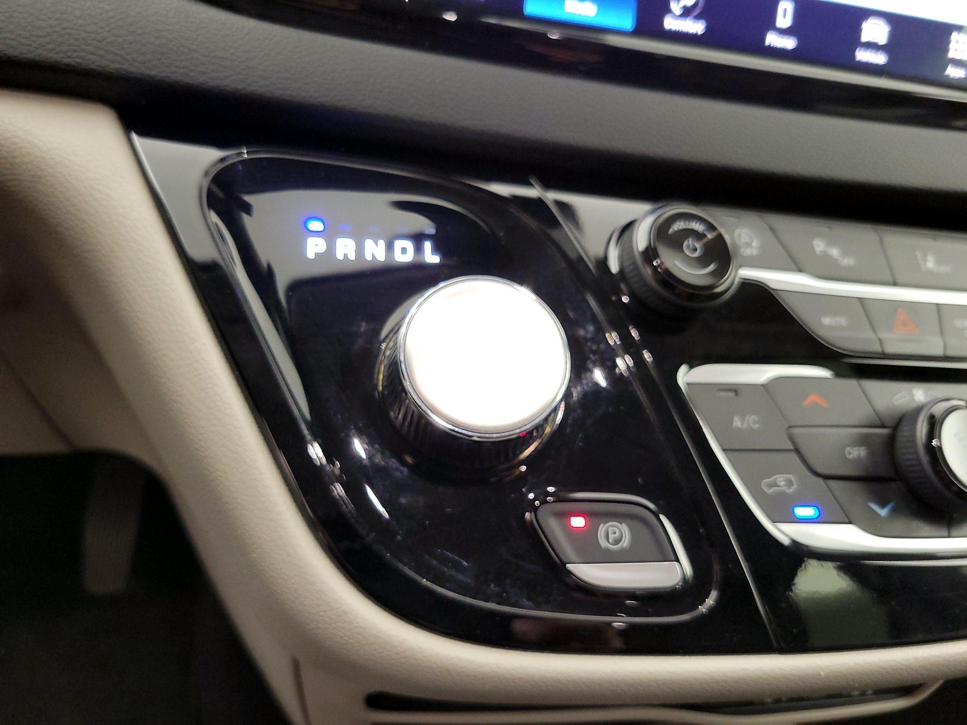 Thumbnail: 2023 Chrysler Pacifica - 17