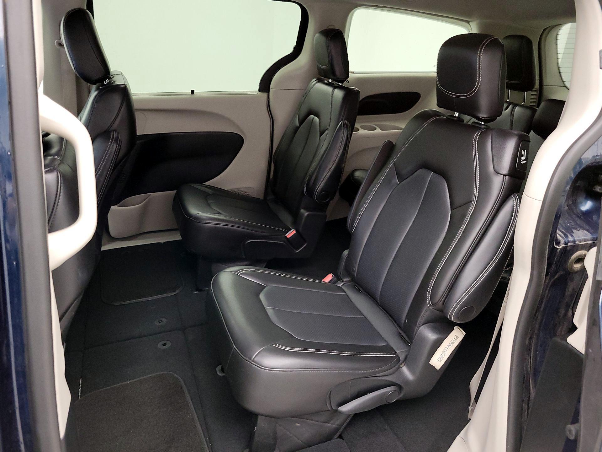 Thumbnail: 2023 Chrysler Pacifica - 19