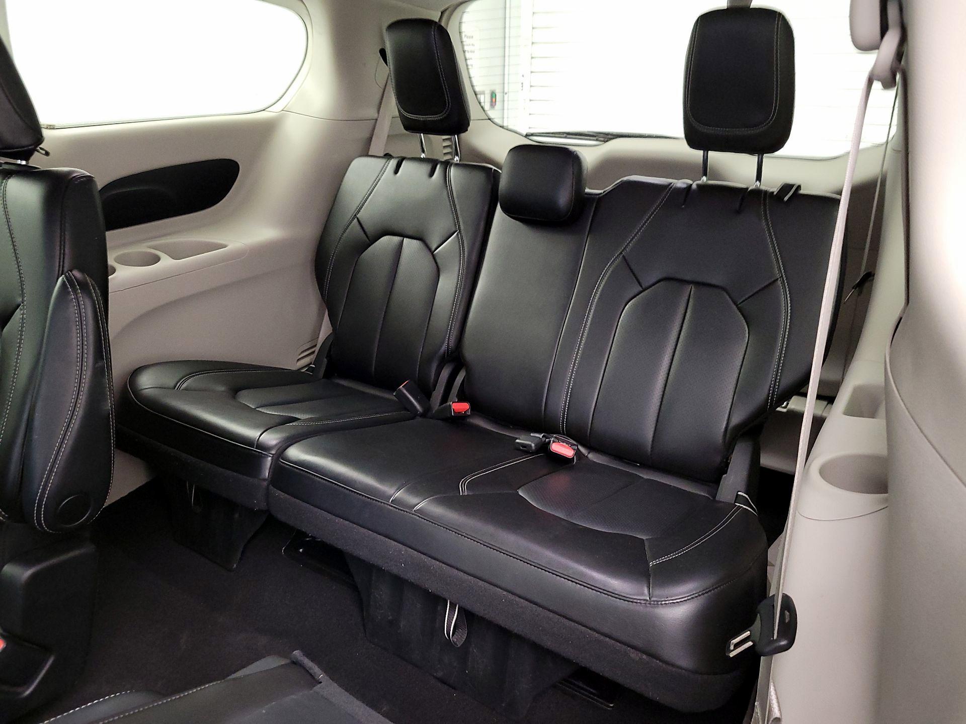 Thumbnail: 2023 Chrysler Pacifica - 20