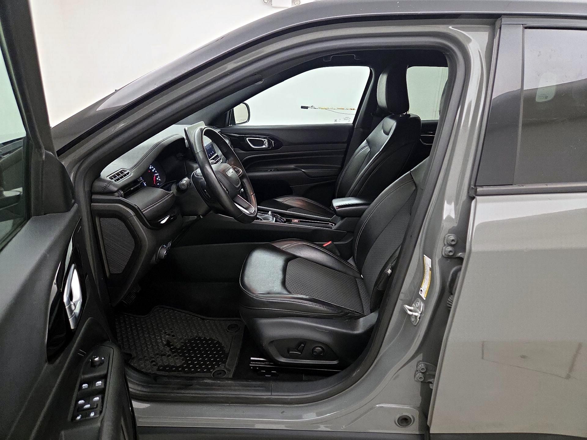 Thumbnail: 2023 Jeep Compass - 11