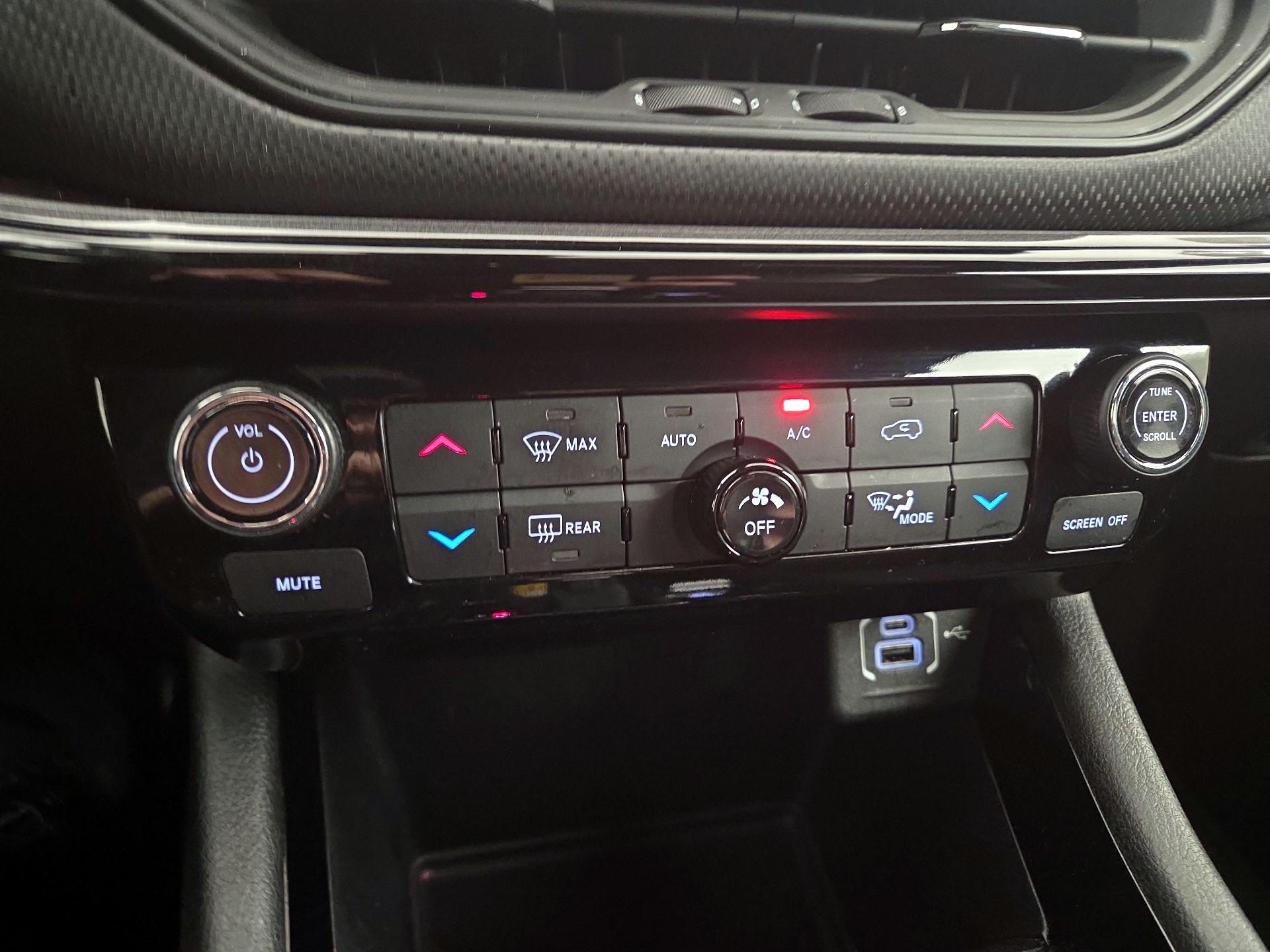 Thumbnail: 2023 Jeep Compass - 16