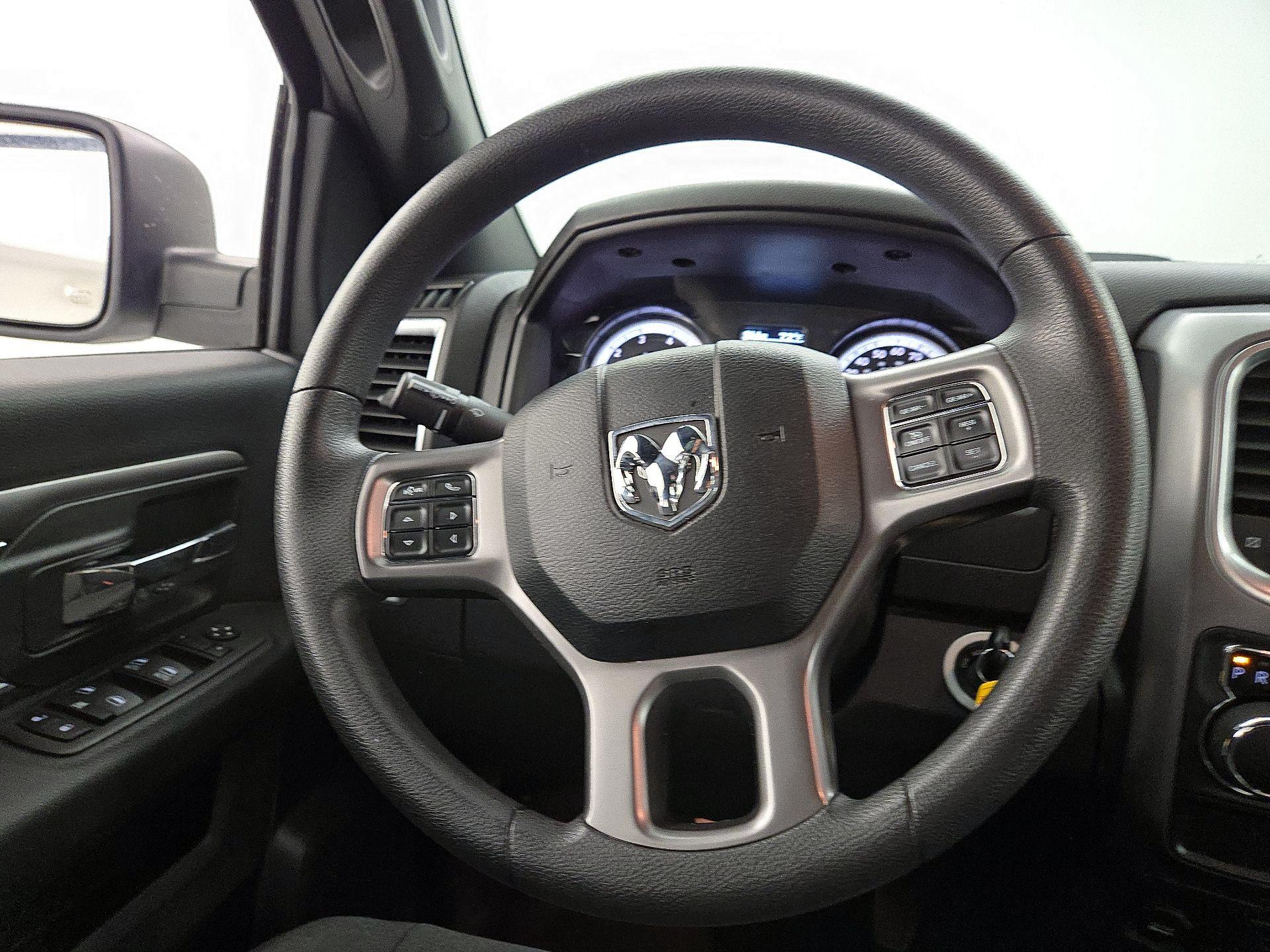 Thumbnail: 2024 RAM 1500 Classic - 10