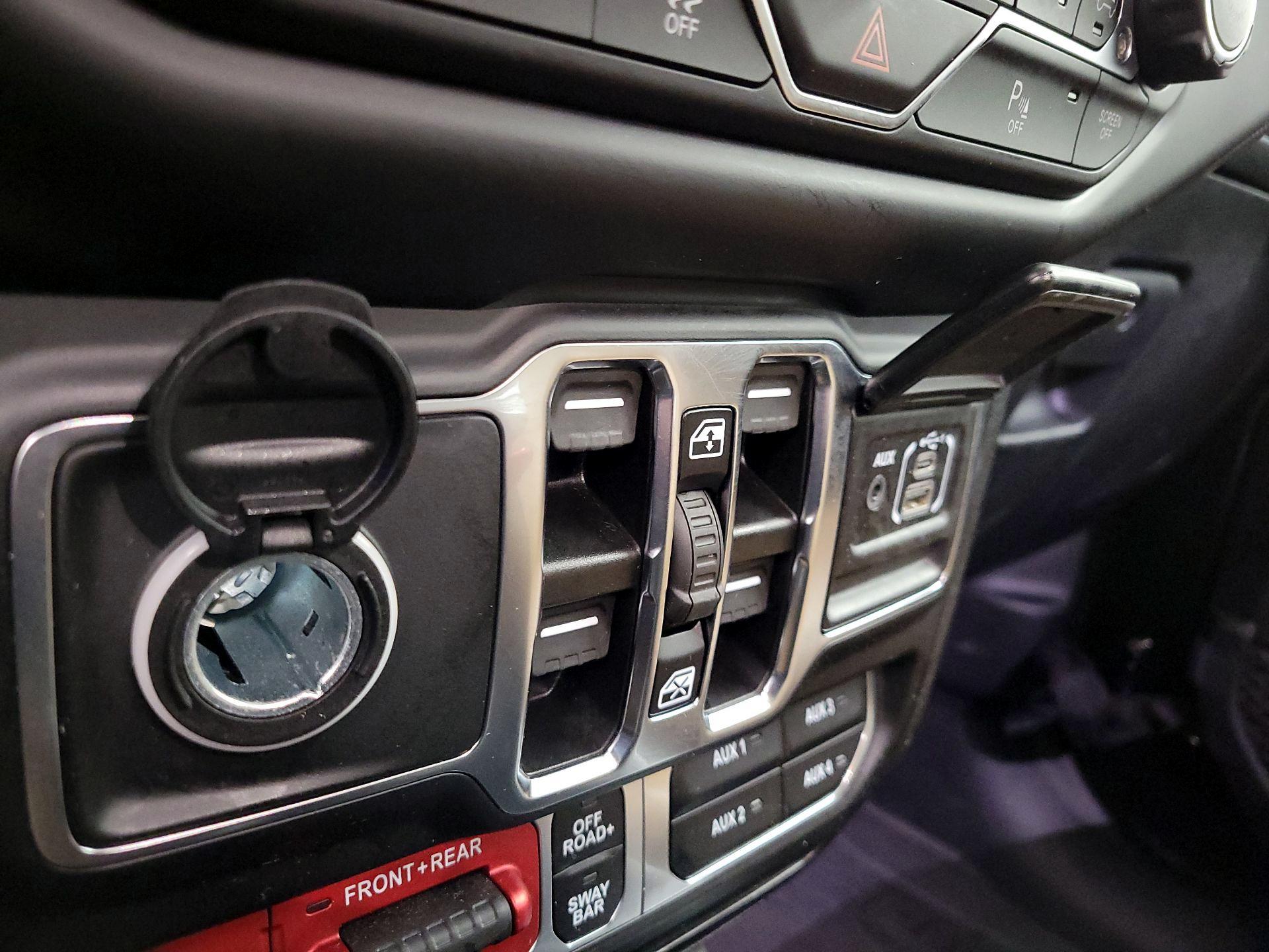 Thumbnail: 2023 Jeep Wrangler - 19