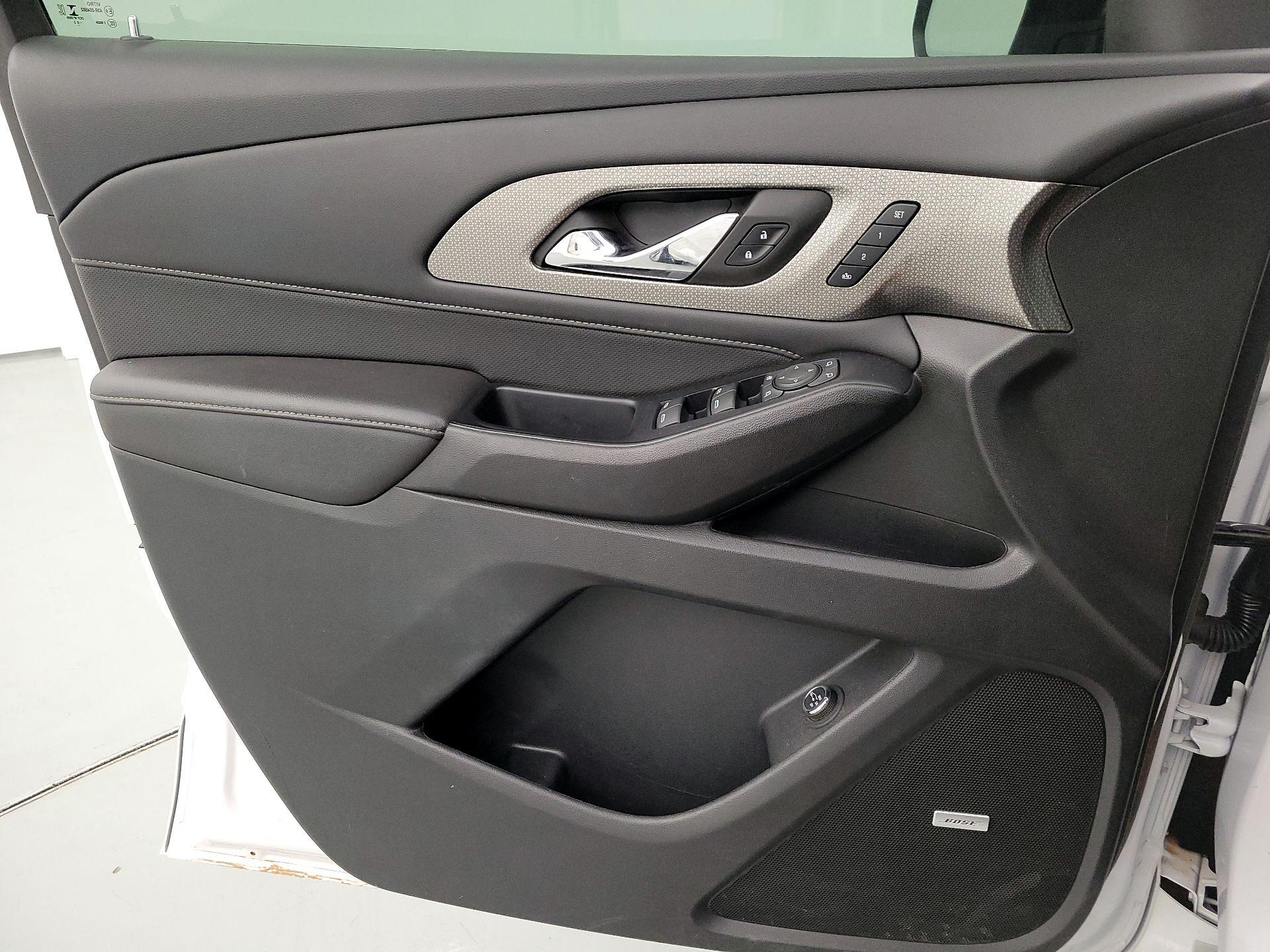 Thumbnail: 2023 Chevrolet Traverse - 12