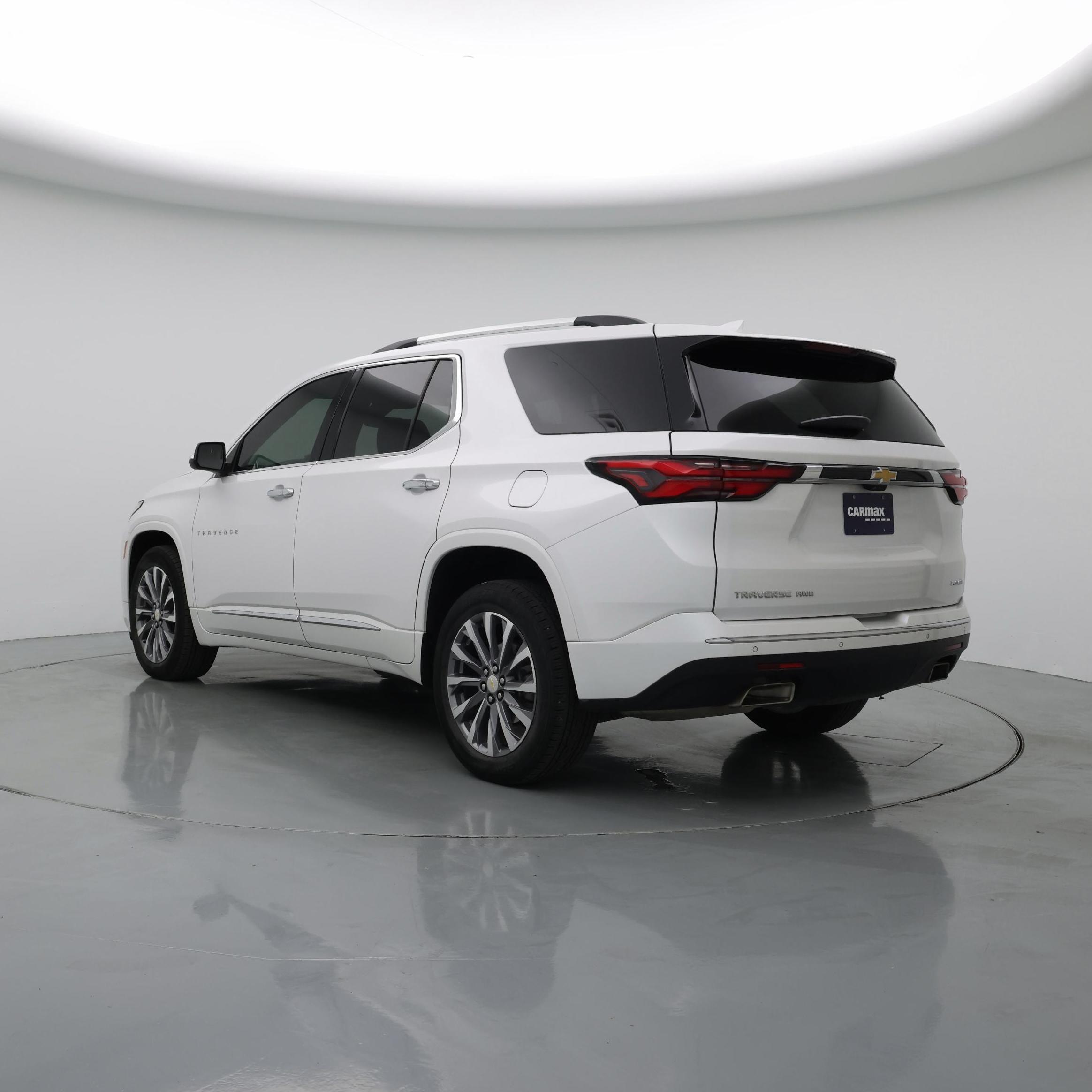 Thumbnail: 2023 Chevrolet Traverse - 2
