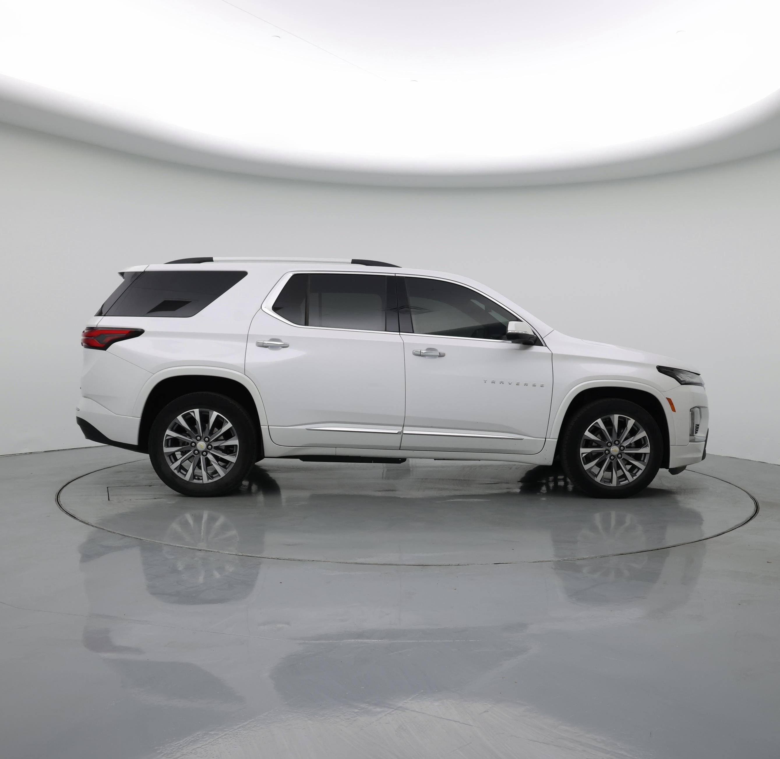 Thumbnail: 2023 Chevrolet Traverse - 7