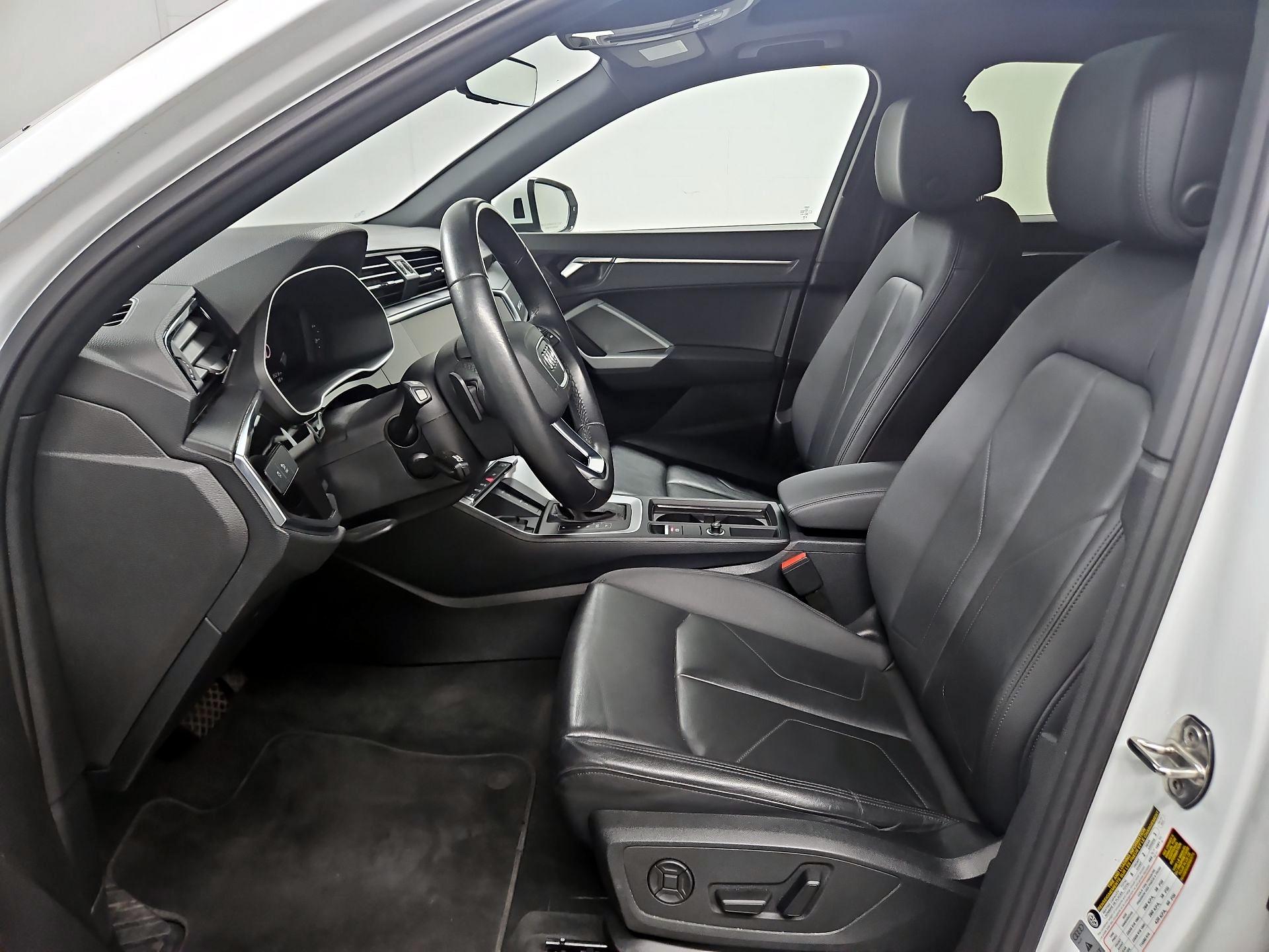 Thumbnail: 2024 Audi Q3 - 11