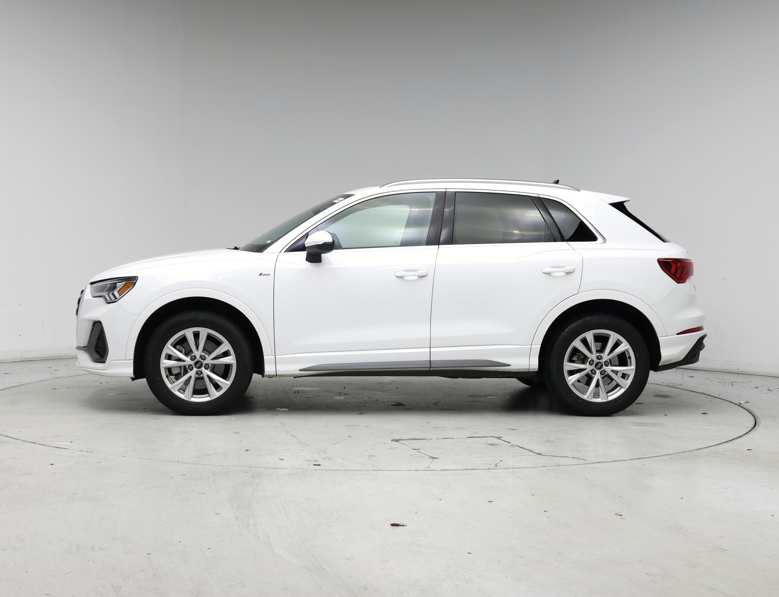 Thumbnail: 2024 Audi Q3 - 3