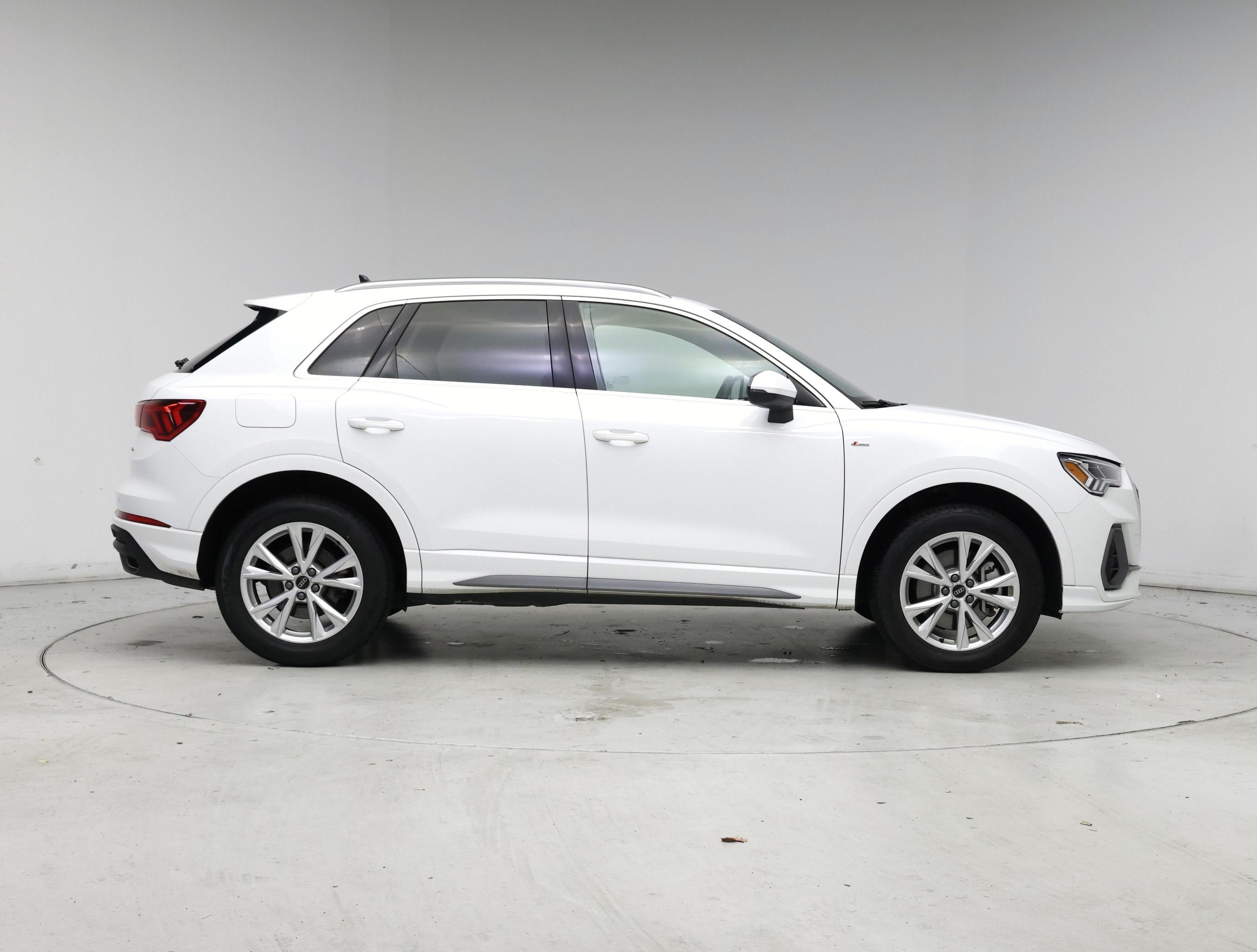 Thumbnail: 2024 Audi Q3 - 7