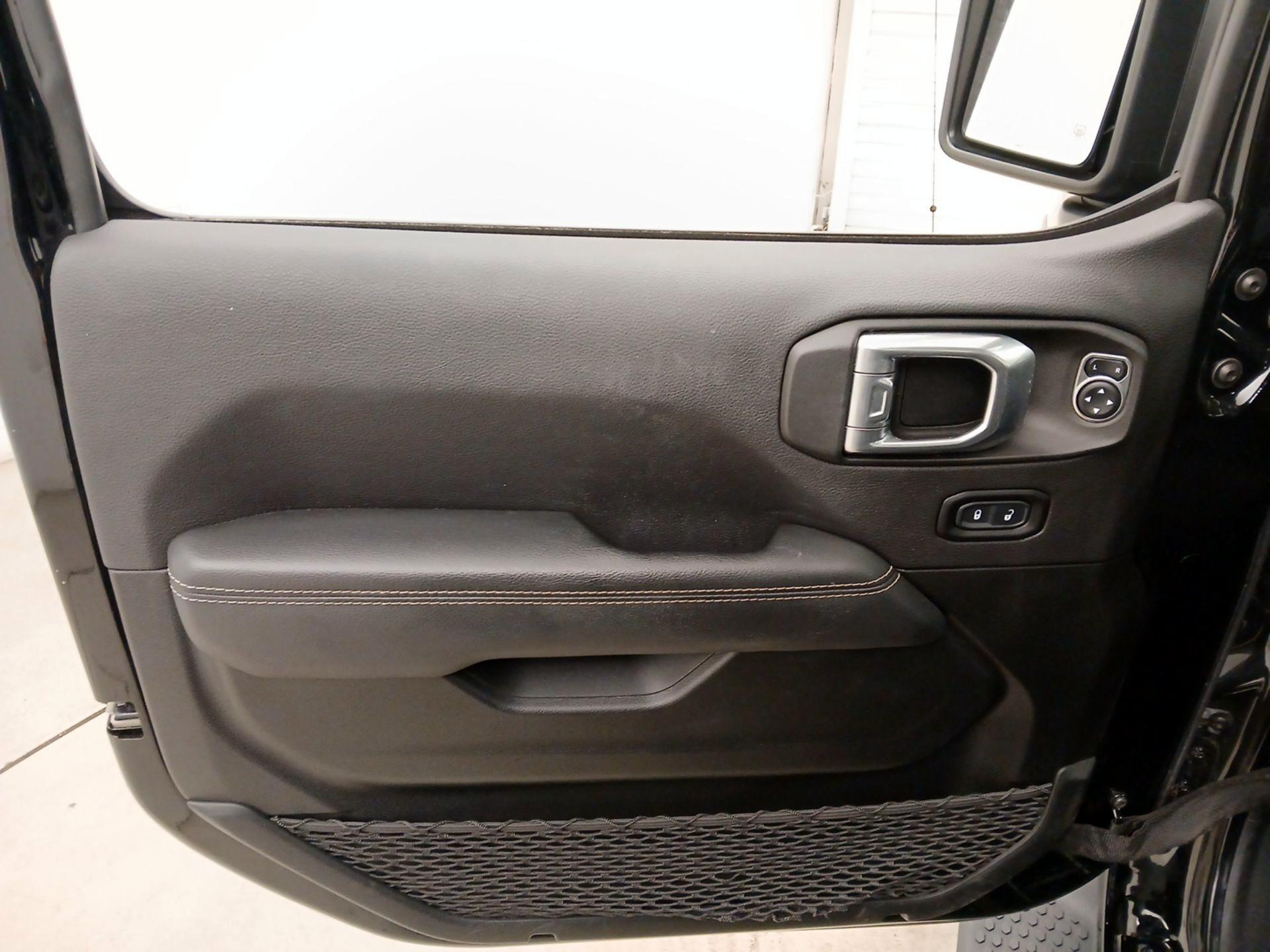 Thumbnail: 2022 Jeep Wrangler - 12