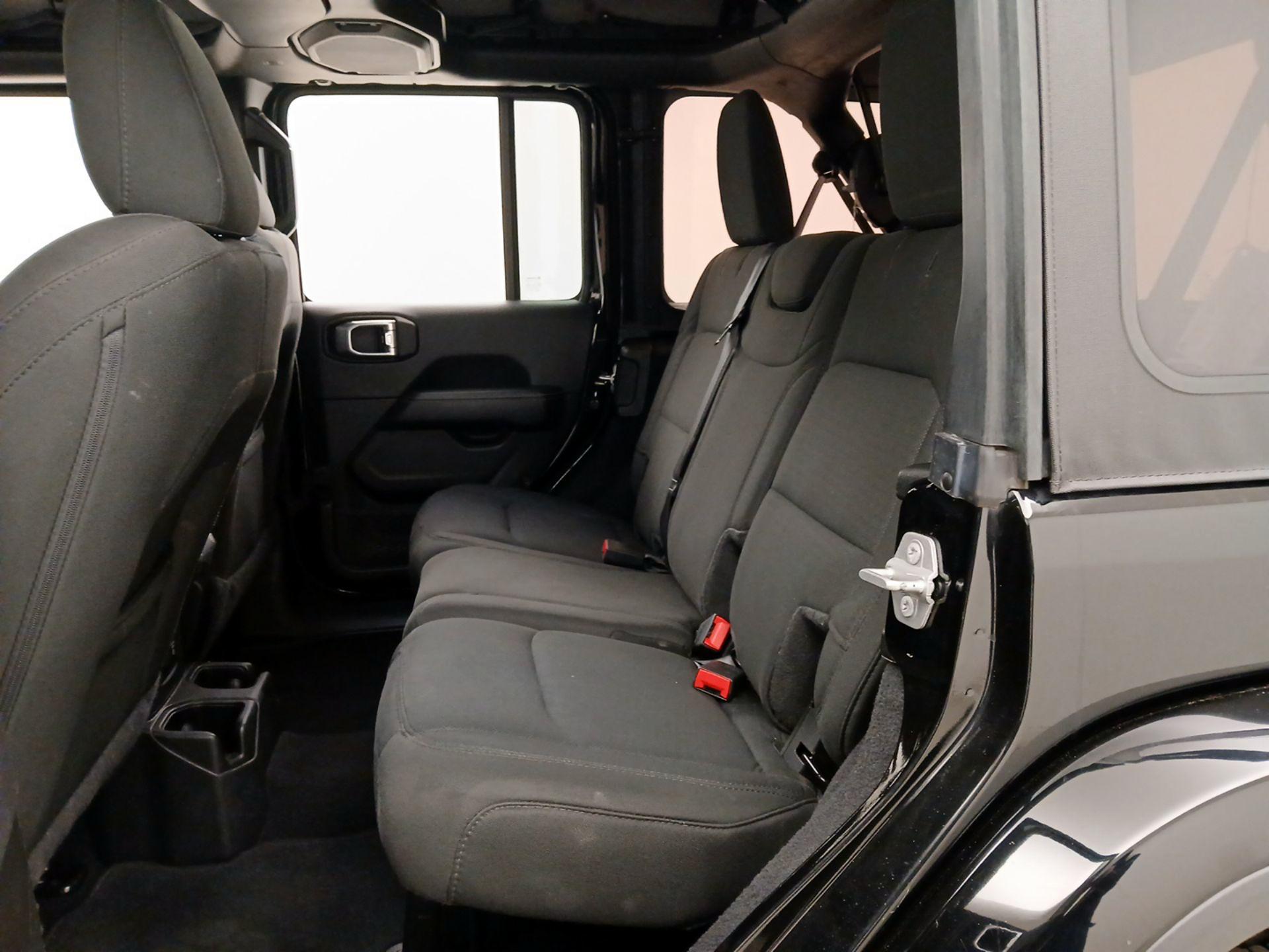 Thumbnail: 2022 Jeep Wrangler - 18