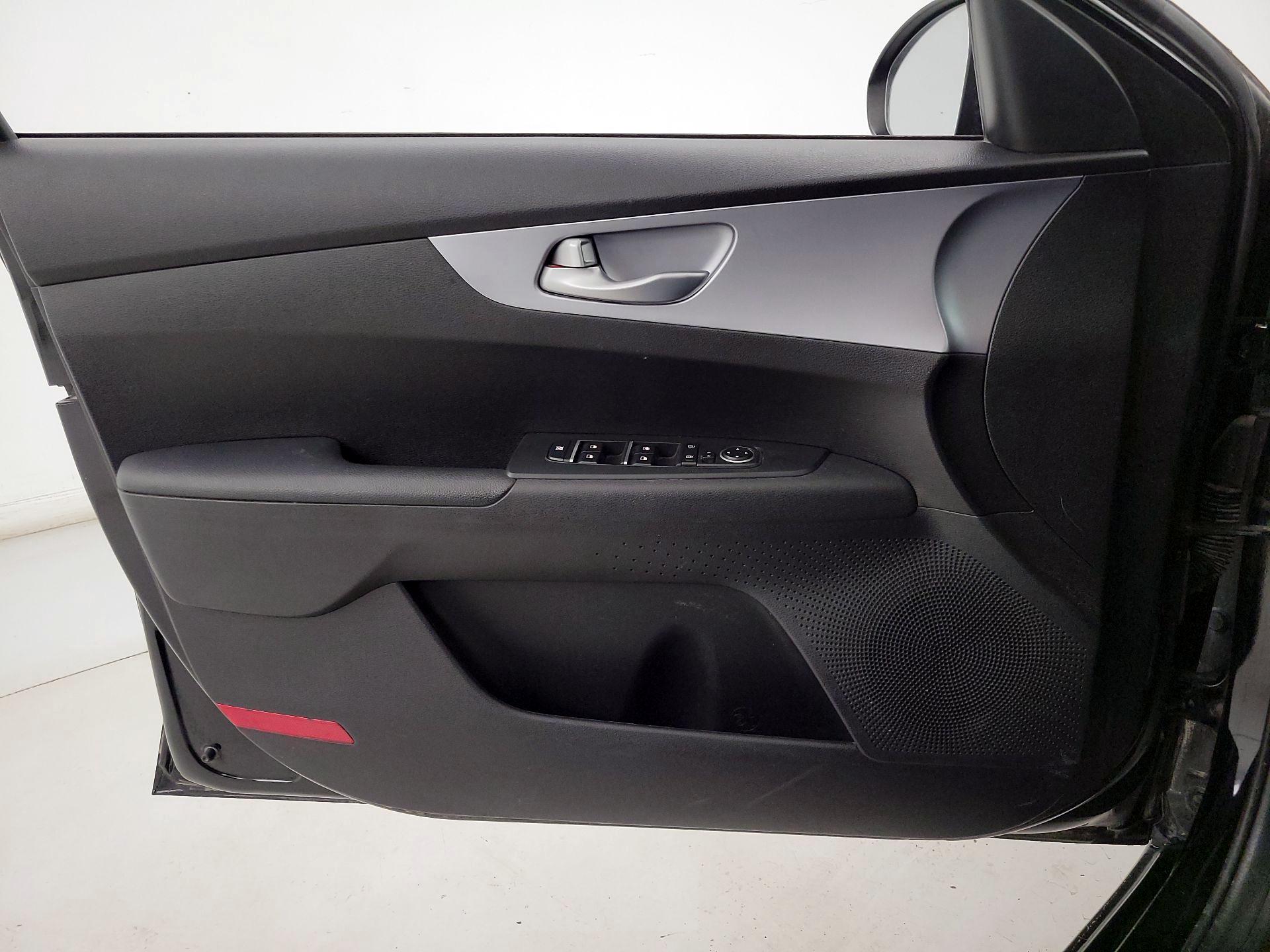 Thumbnail: 2023 Kia Forte - 12