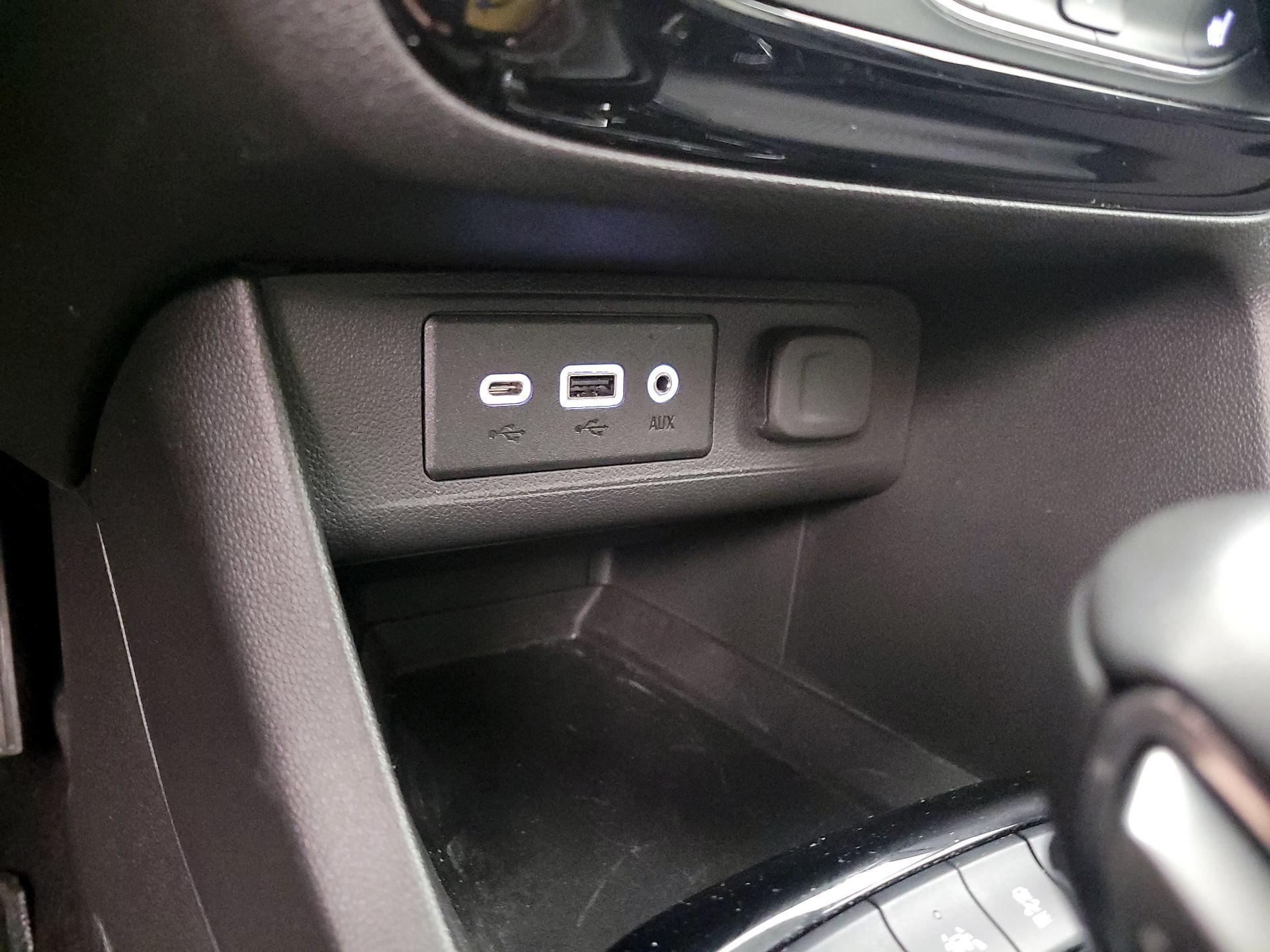 Thumbnail: 2023 Buick Encore GX - 18