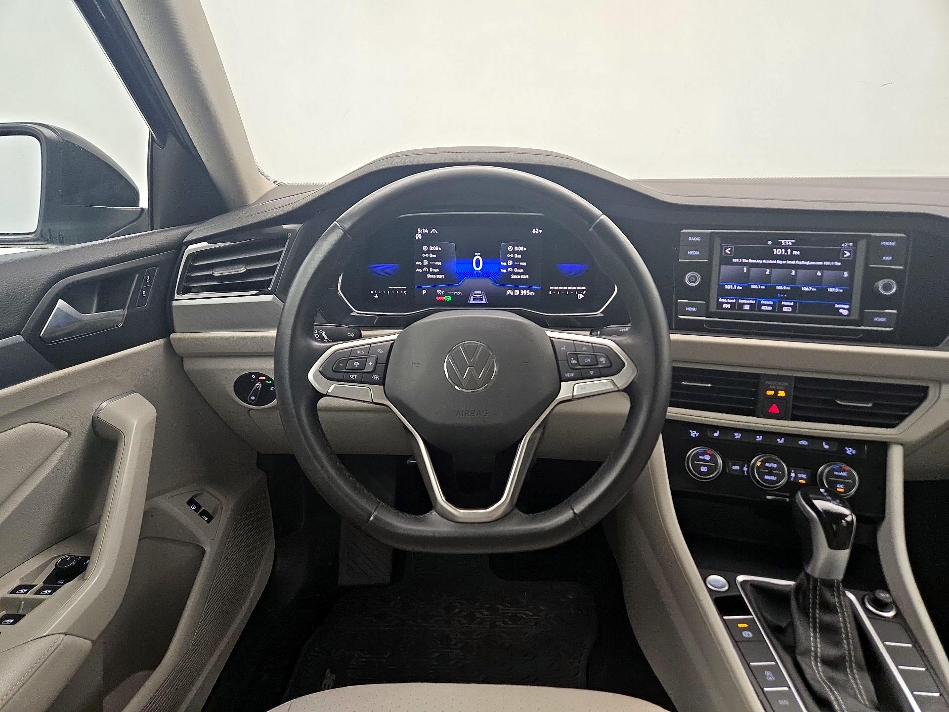 Thumbnail: 2022 Volkswagen Jetta - 10