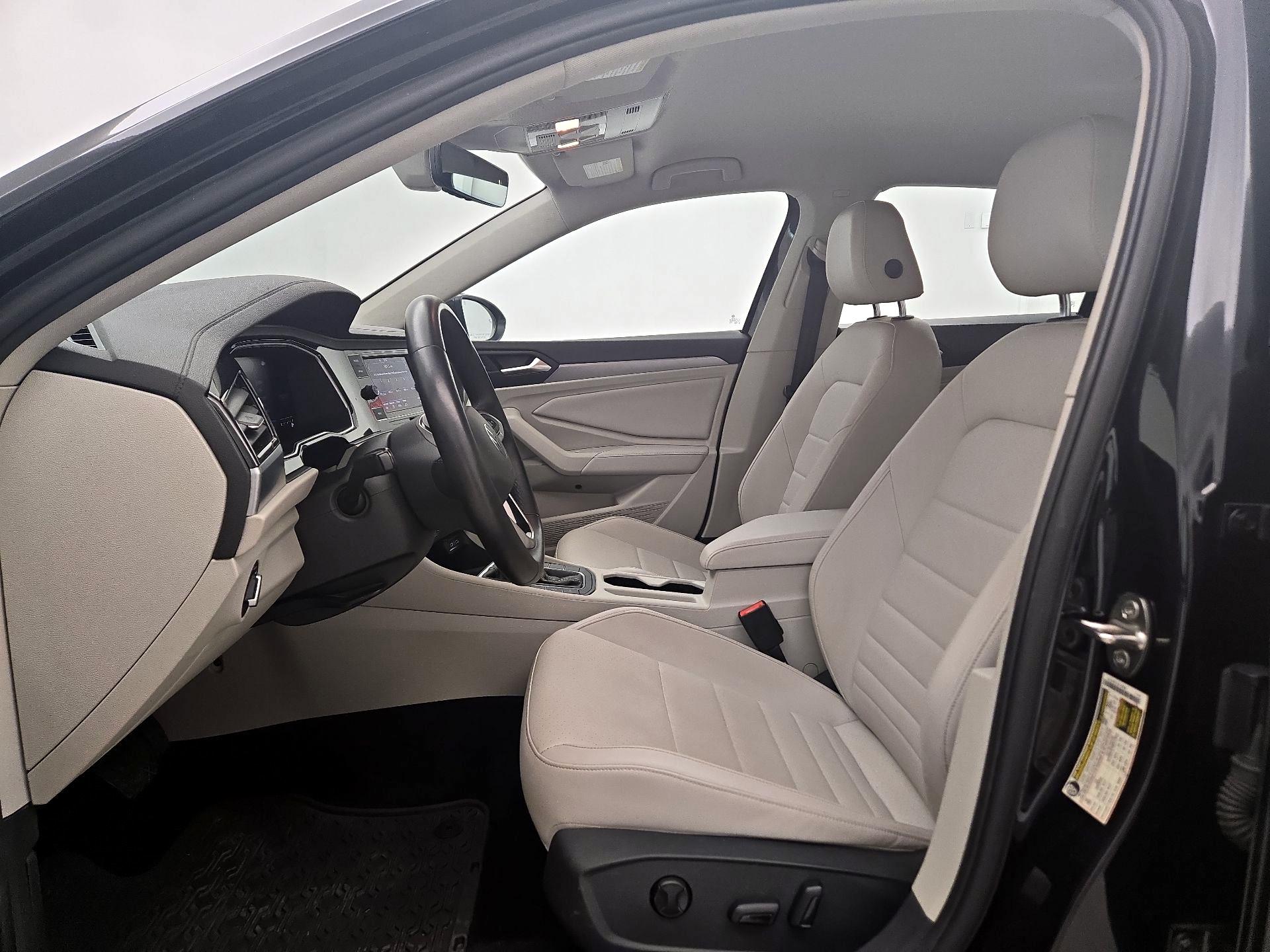 Thumbnail: 2022 Volkswagen Jetta - 11