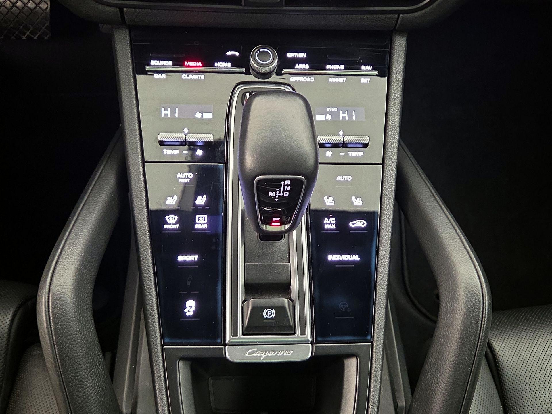 Thumbnail: 2019 Porsche Cayenne - 16