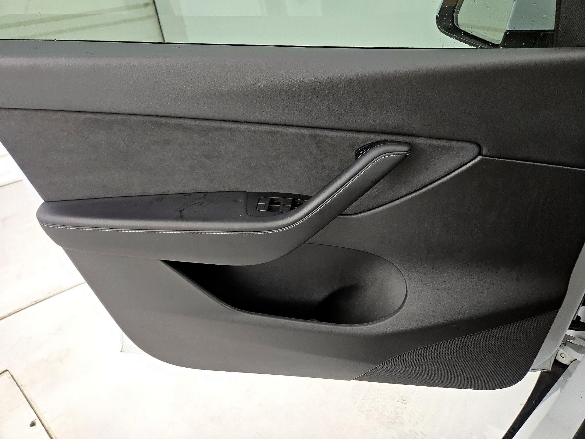 Thumbnail: 2022 Tesla Model Y - 12