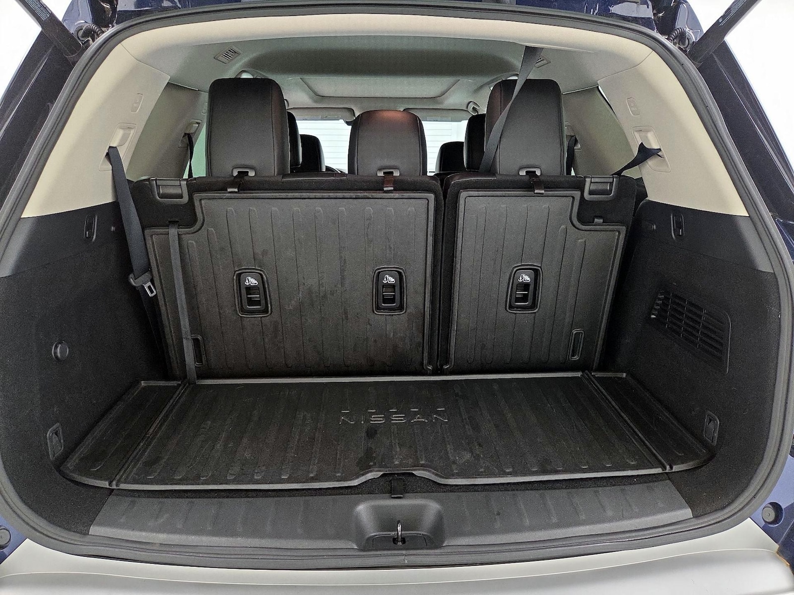 2024 Nissan Pathfinder Platinum - Photo 23