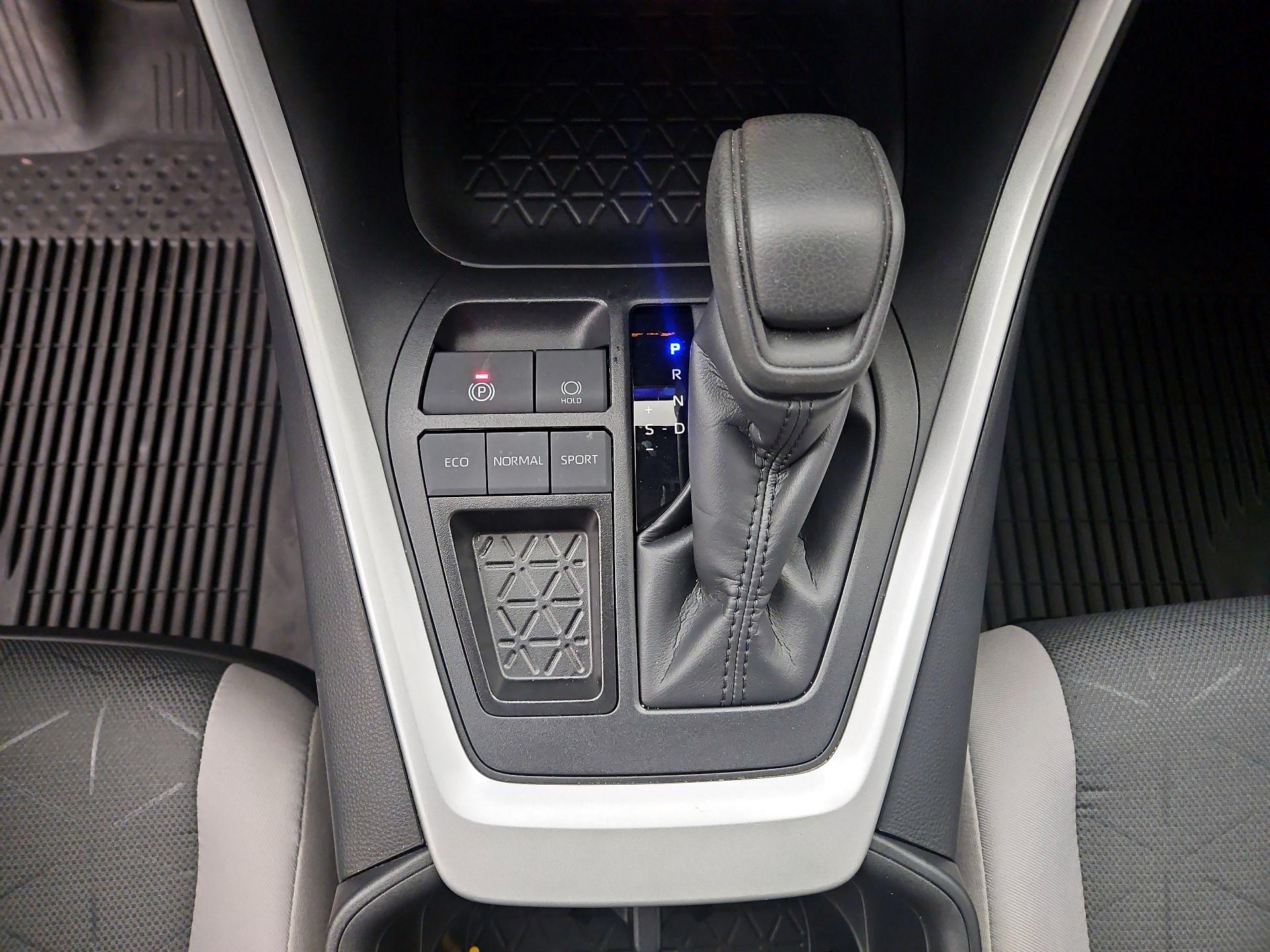 Thumbnail: 2025 Toyota RAV4 - 17