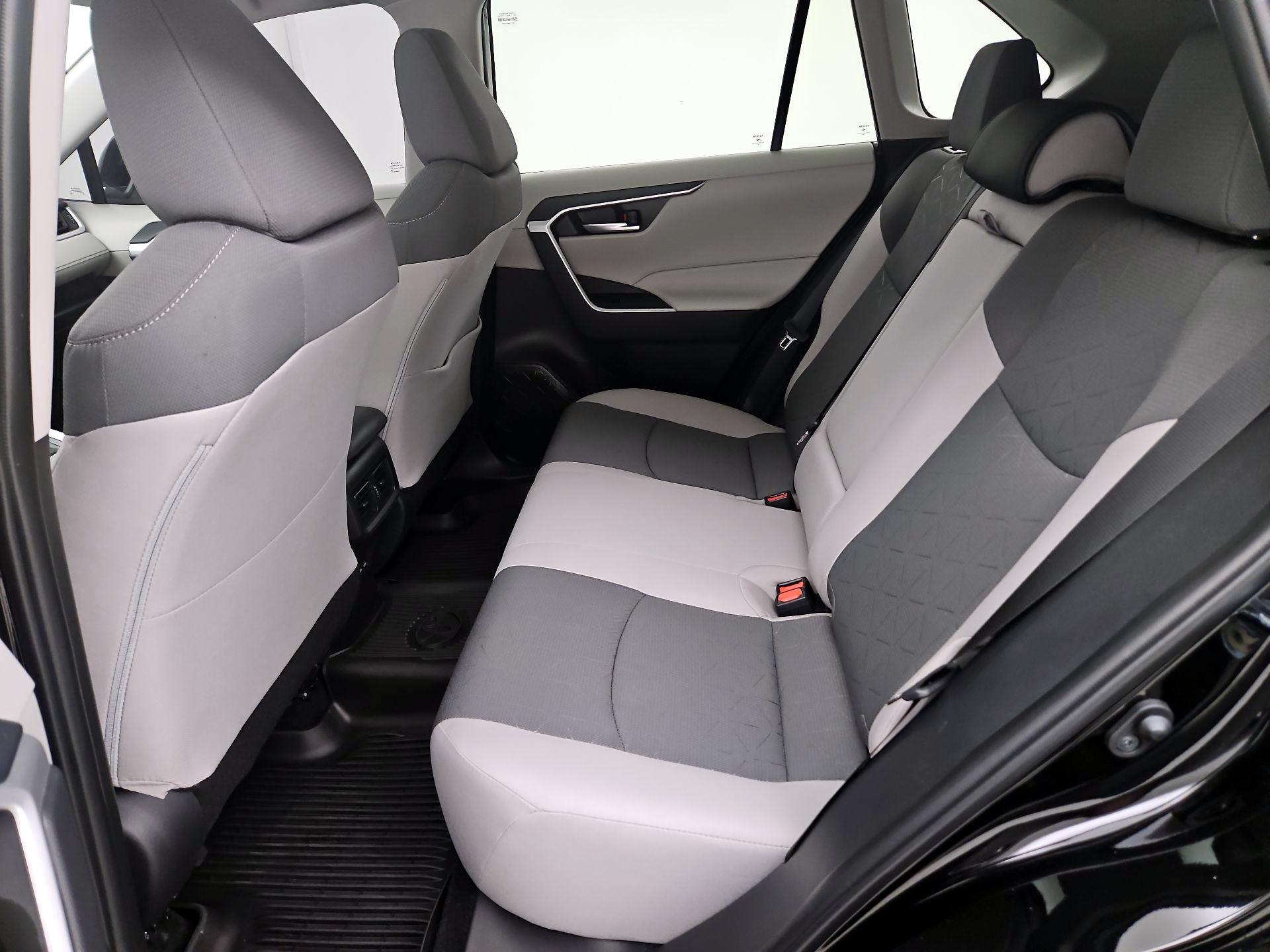 Thumbnail: 2025 Toyota RAV4 - 20