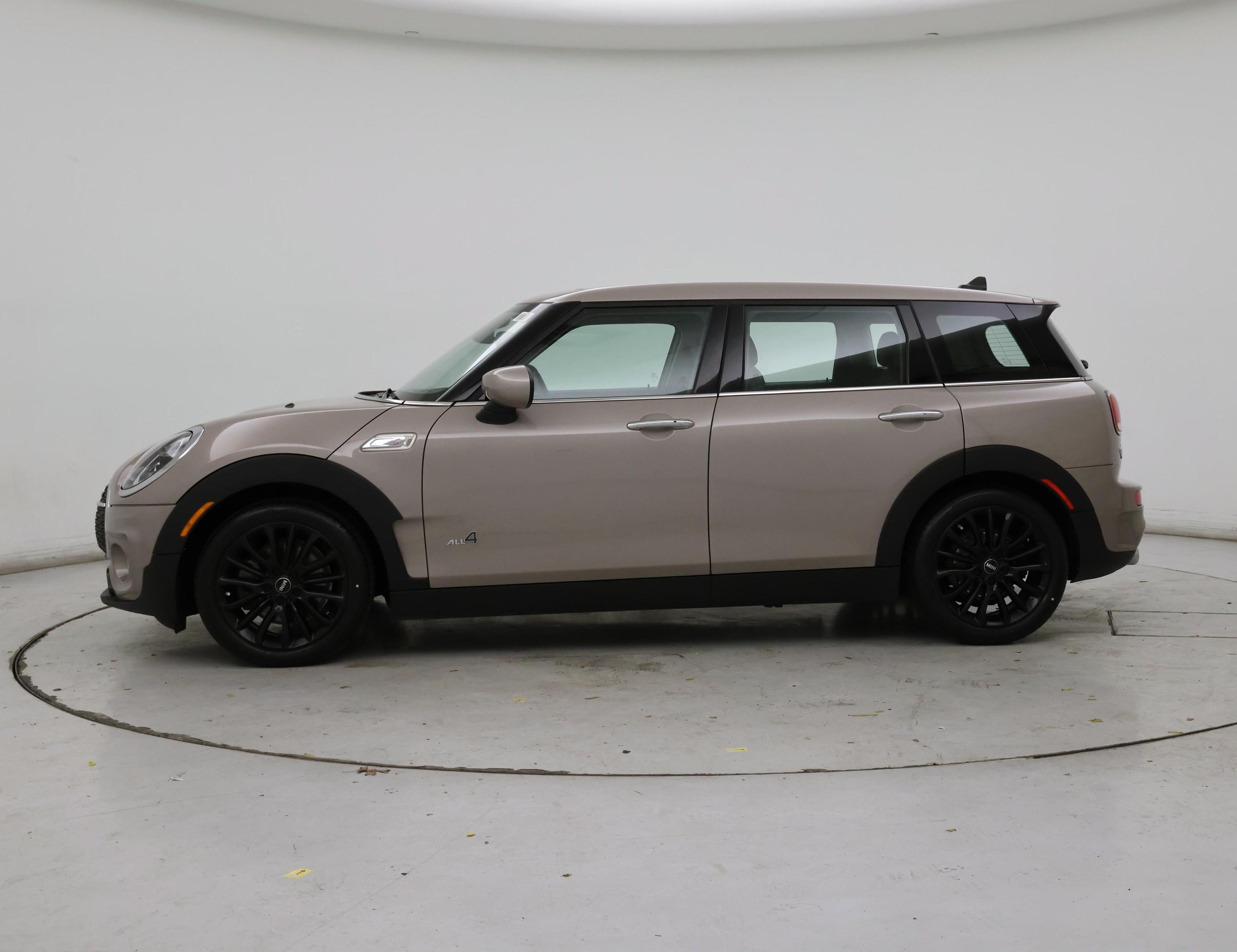 Thumbnail: 2023 MINI Cooper Clubman - 3