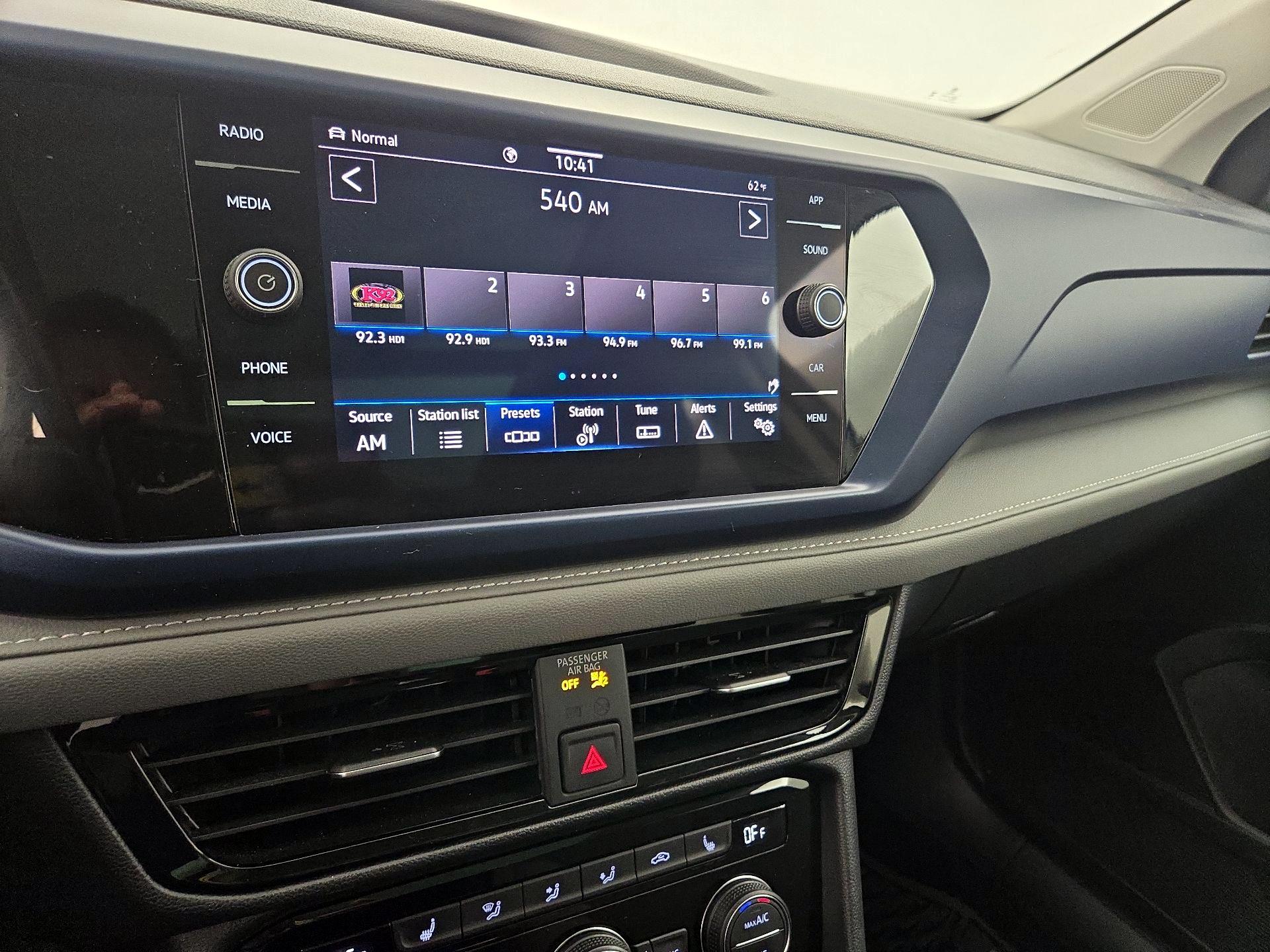 Thumbnail: 2024 Volkswagen Taos - 15