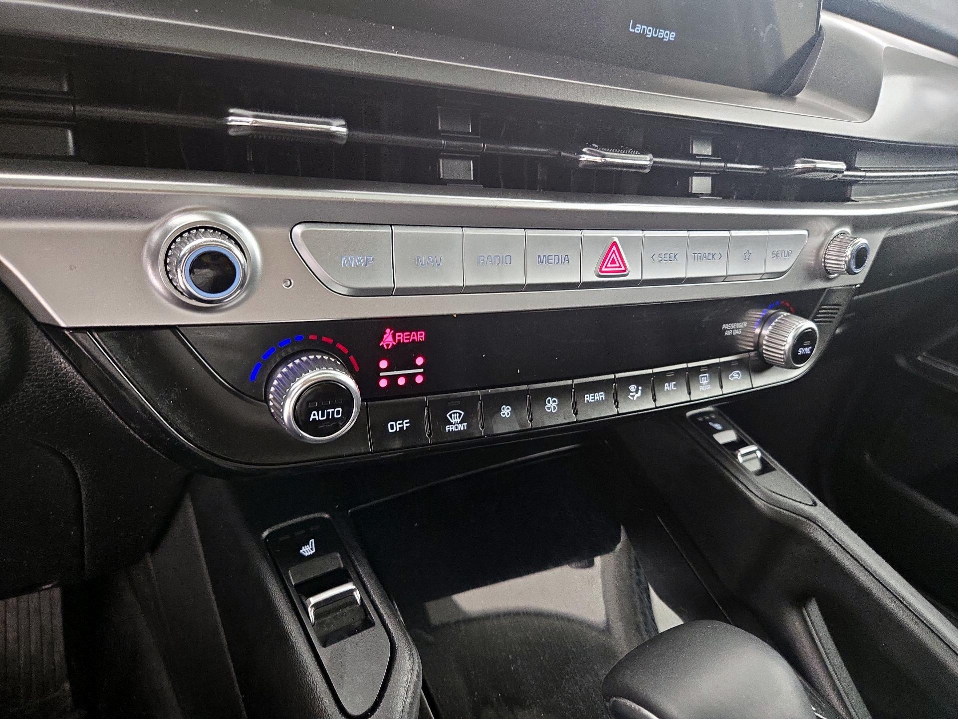 Thumbnail: 2023 Kia Telluride - 17