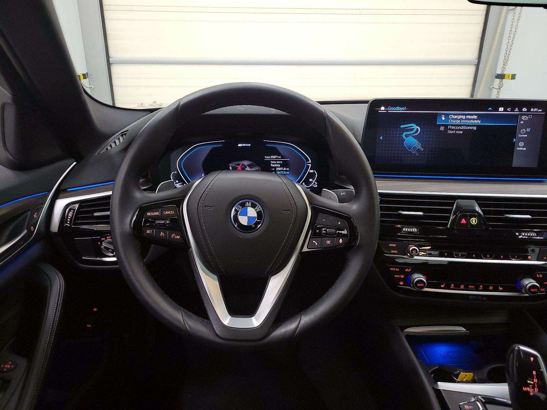 Thumbnail: 2022 BMW 5 Series - 10