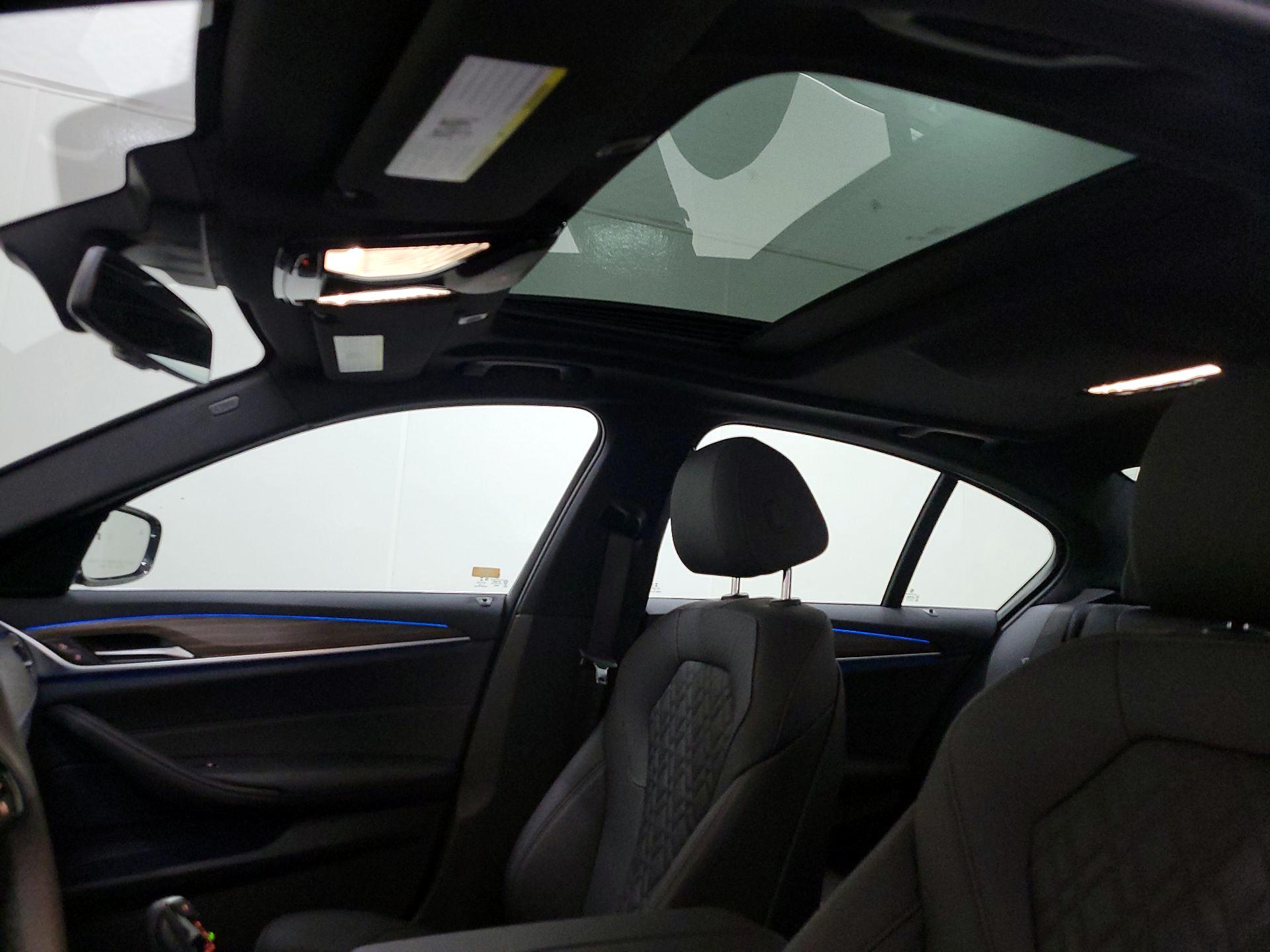 Thumbnail: 2022 BMW 5 Series - 20