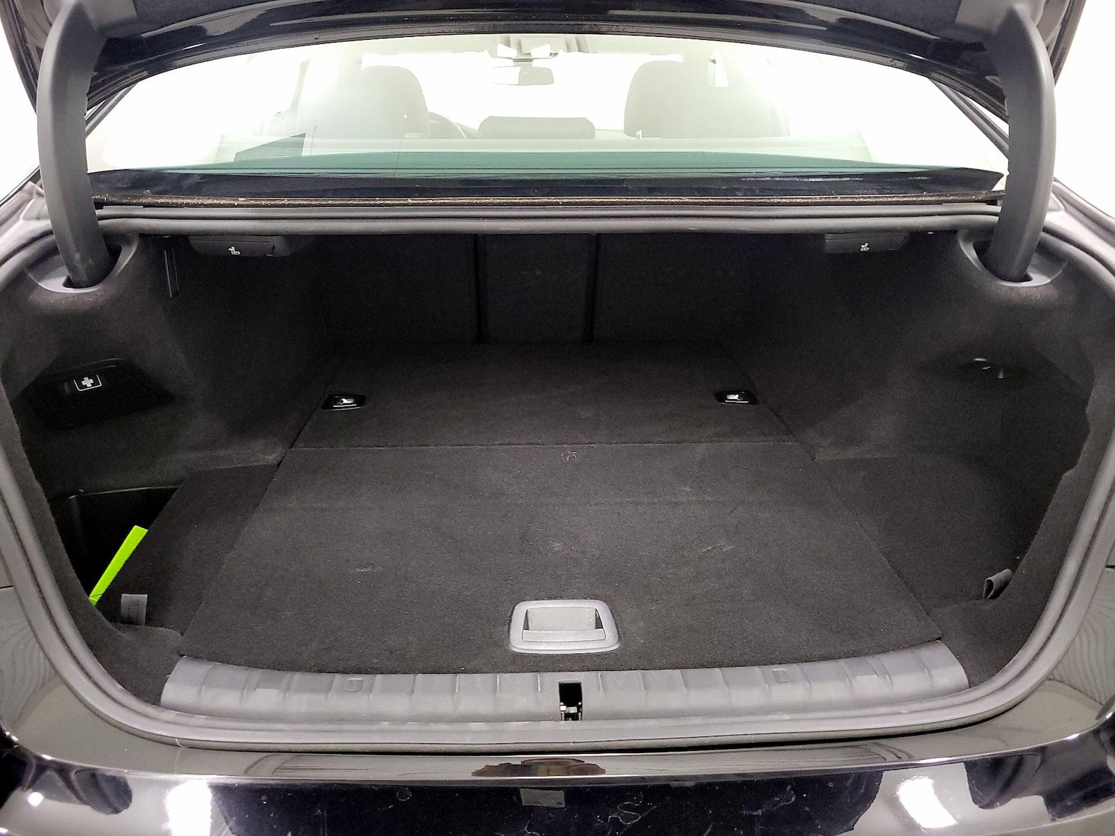 2022 BMW 5 Series 530e - Photo 23