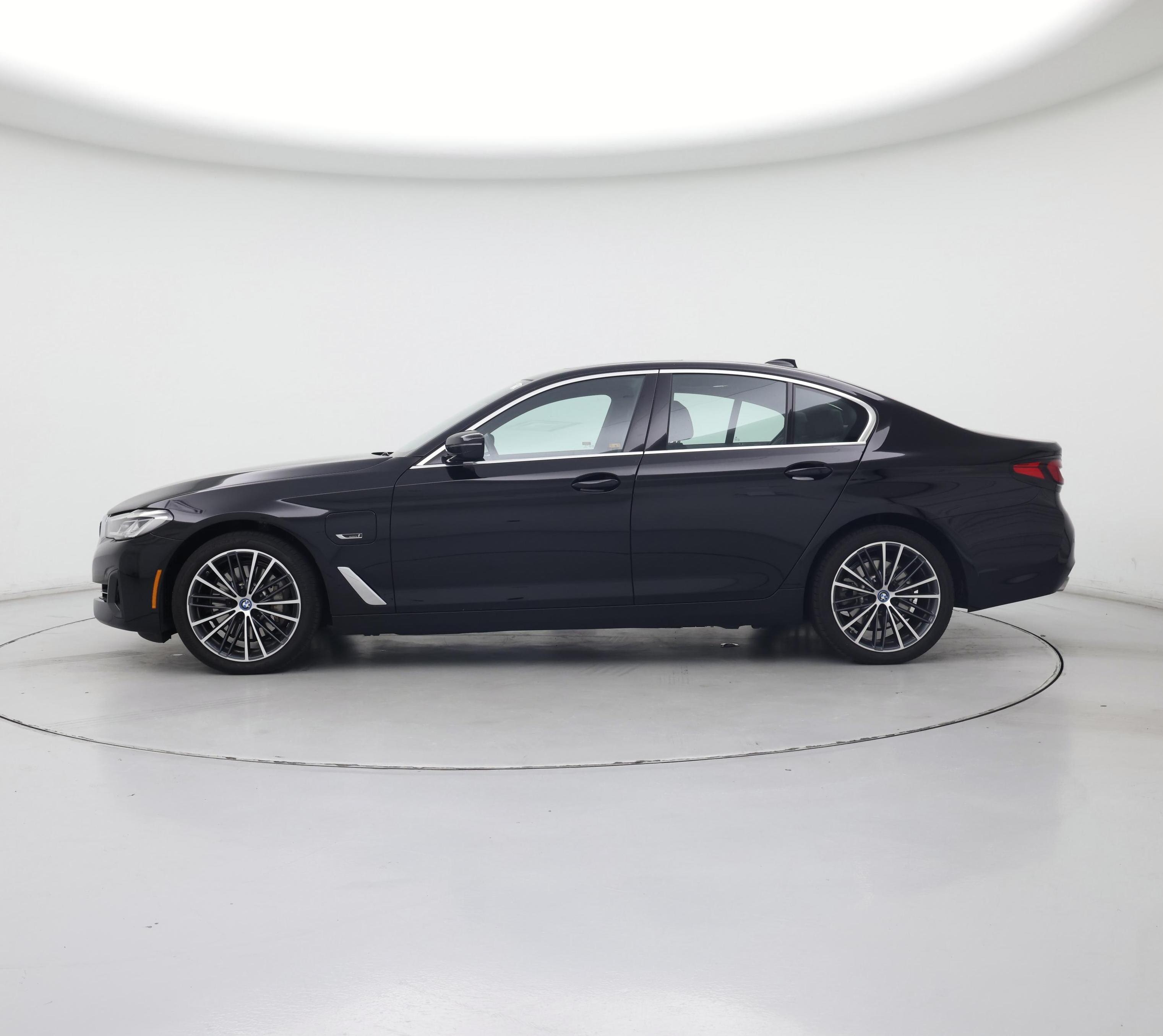 Thumbnail: 2022 BMW 5 Series - 3
