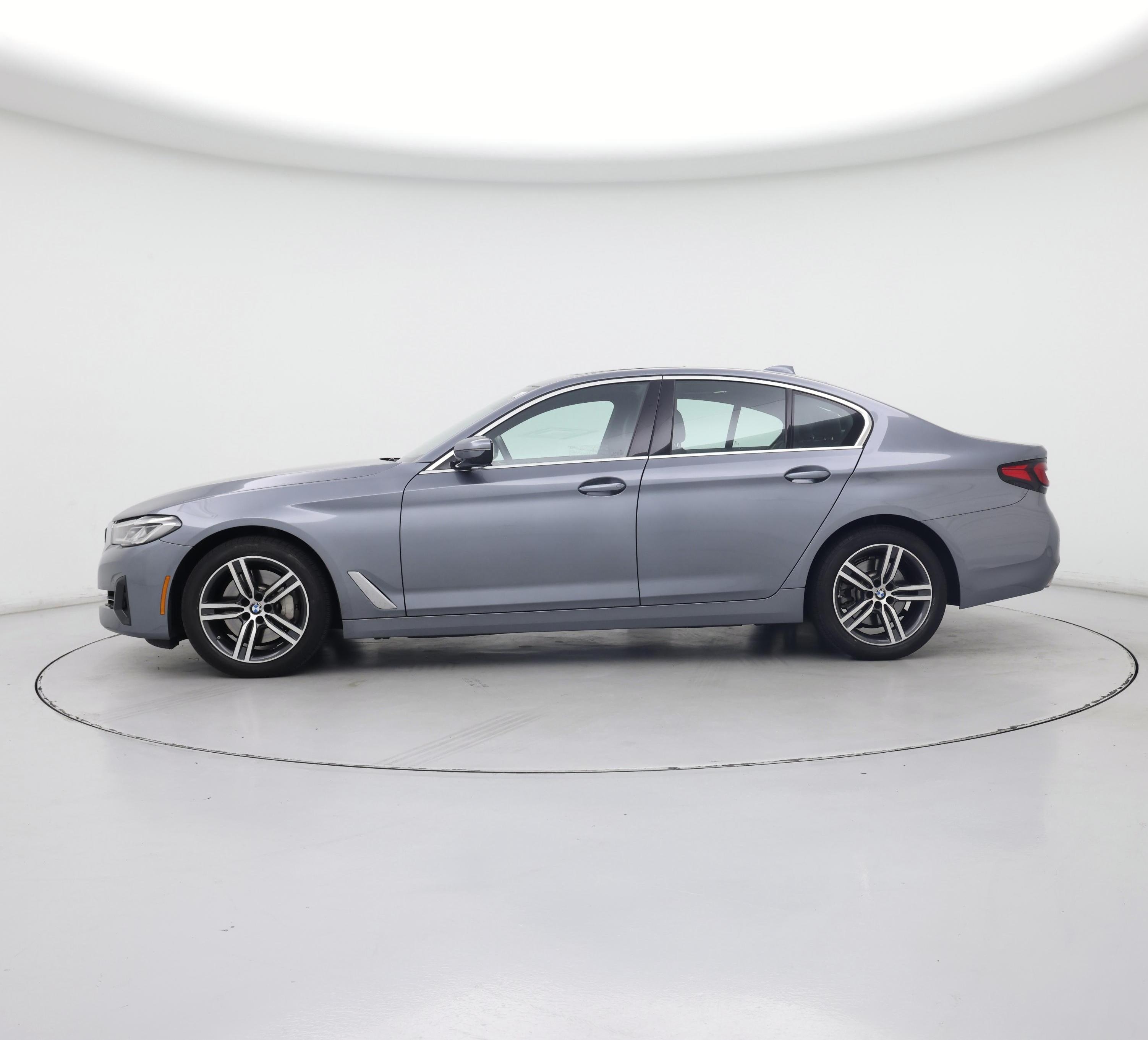 Thumbnail: 2022 BMW 5 Series - 3